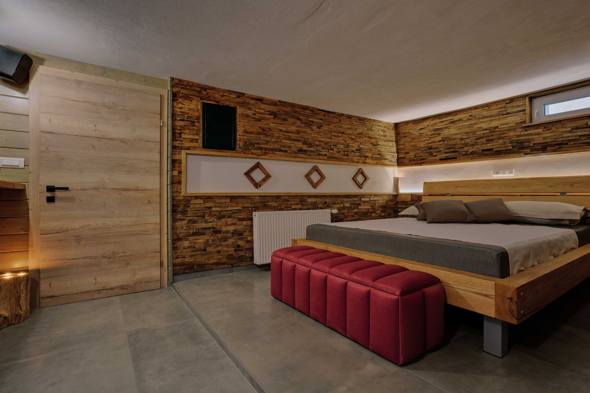 Serene and Radiant Retreat Apartments - One Bedroom Apartment with  Hot Tub