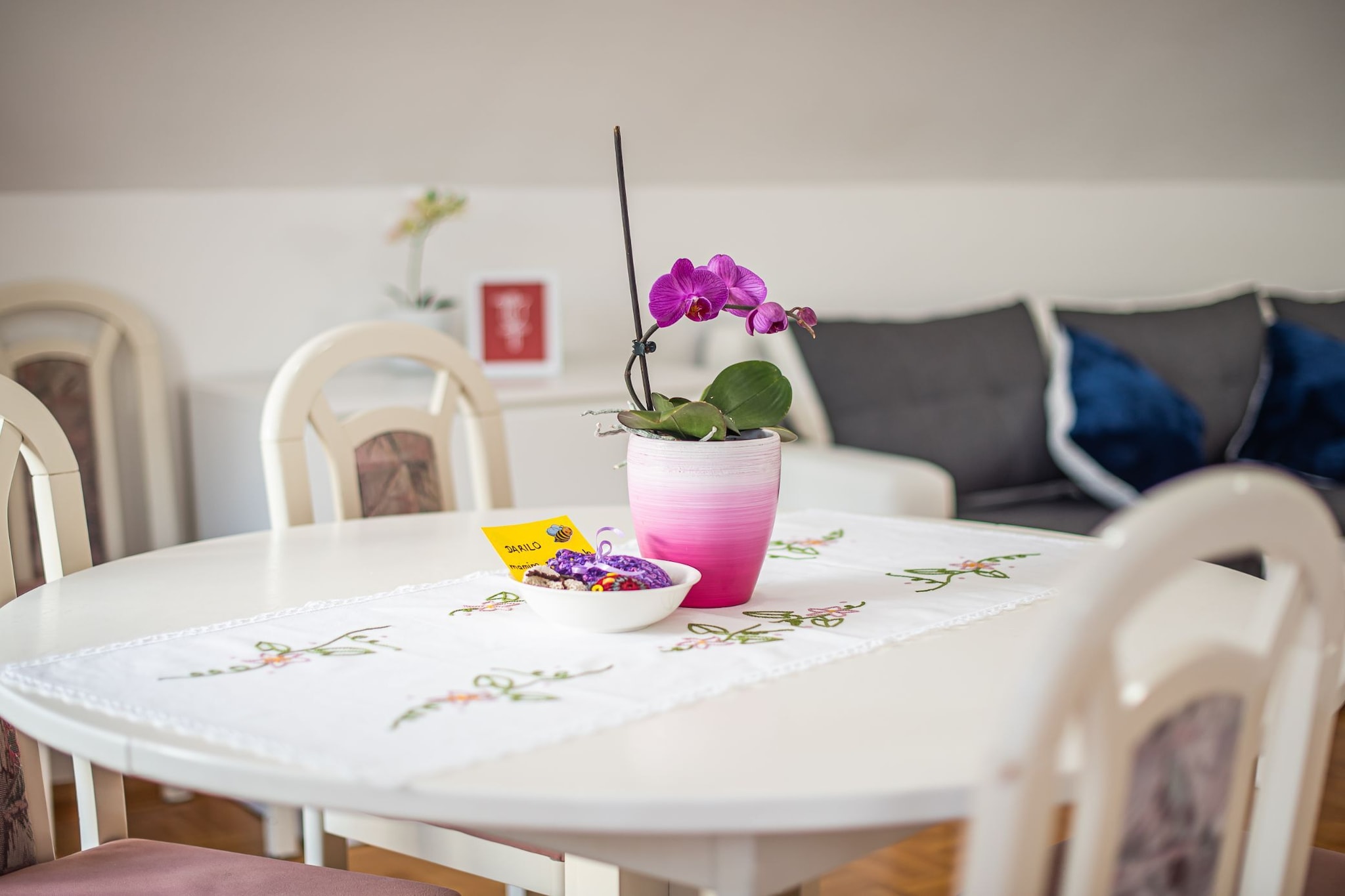 Mountain View Haven Apartments - One Bedroom Apartment  with Balcony-Salle à manger