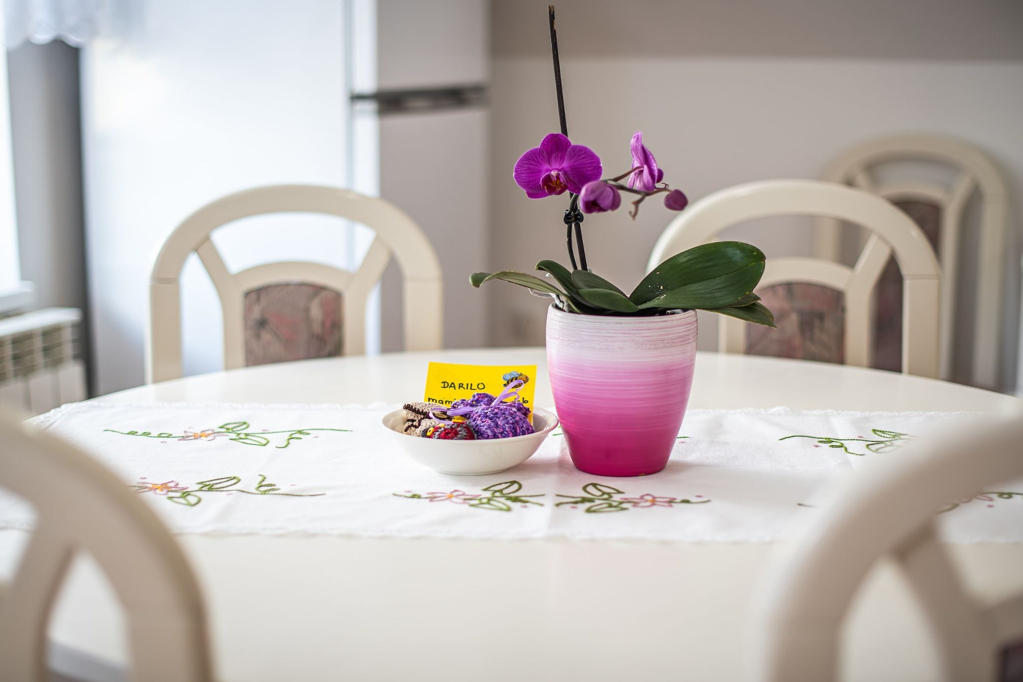 Mountain View Haven Apartments - One Bedroom Apartment  with Balcony-Salle à manger