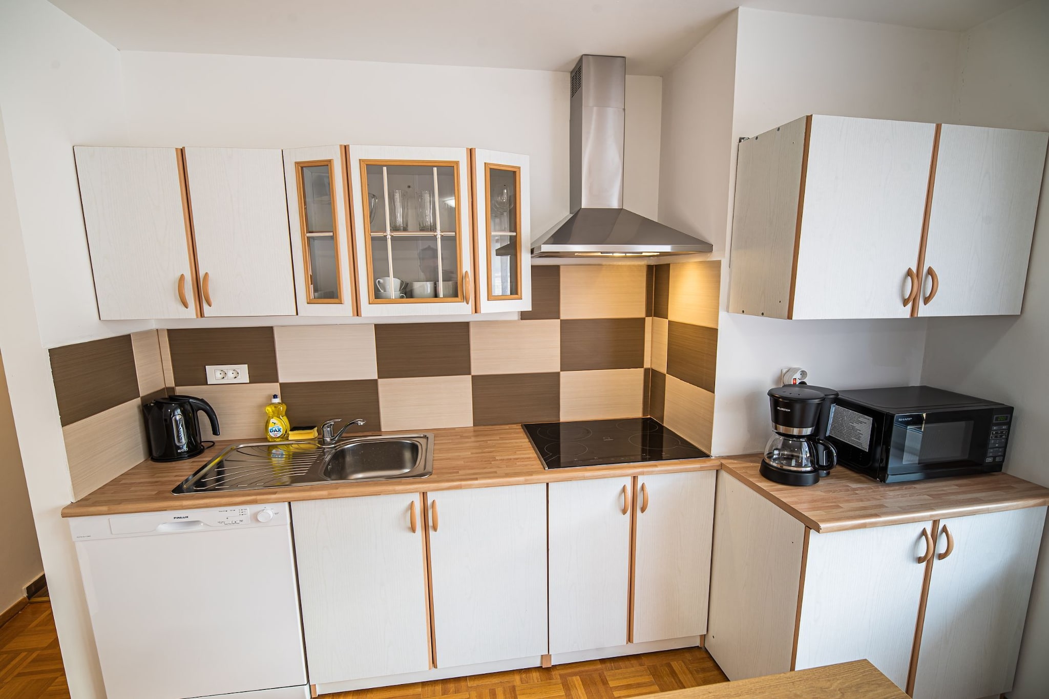 Mountain View Haven Apartments - One Bedroom Apartment  with Balcony-Cuisine