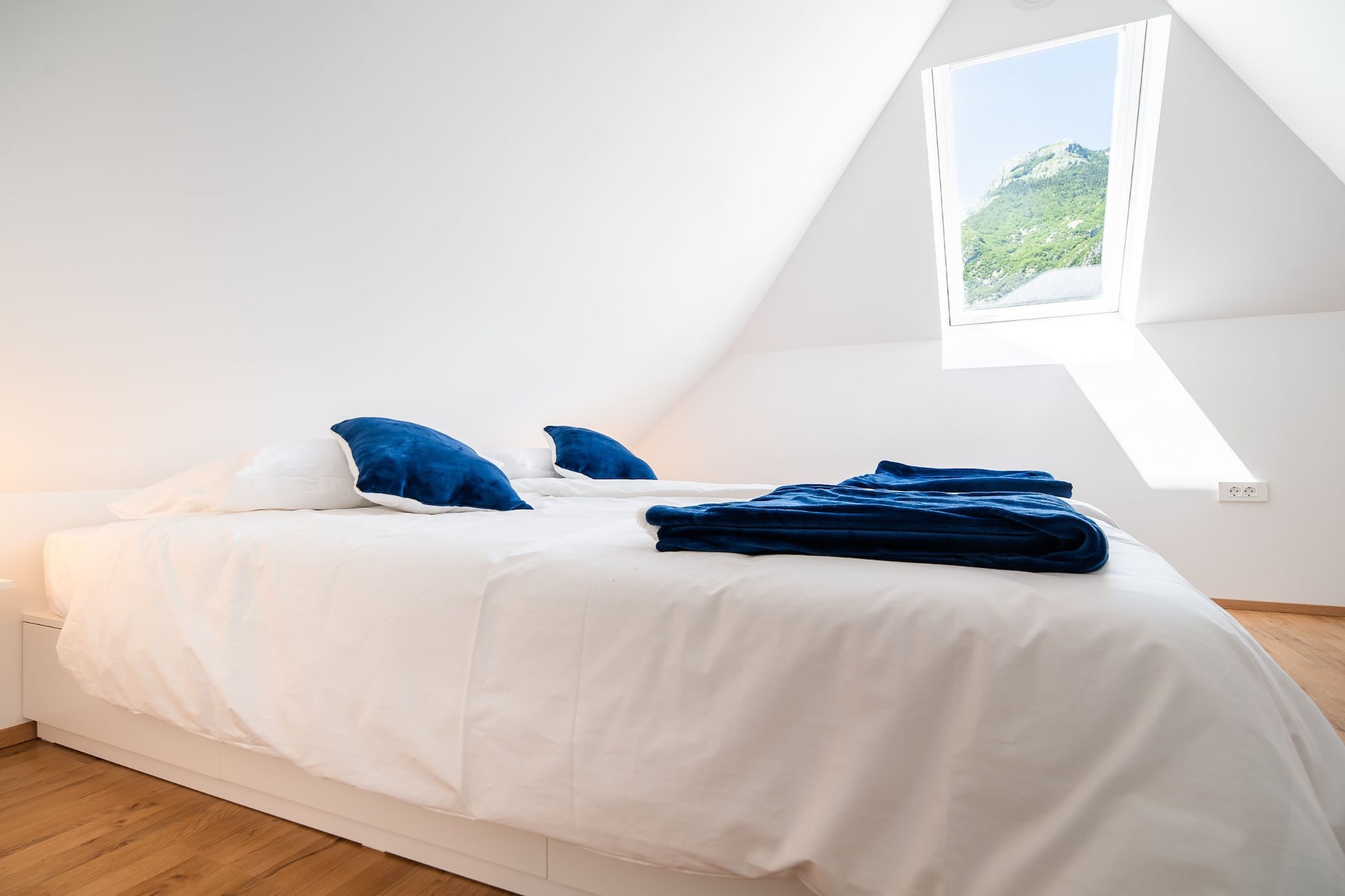 Mountain View Haven Apartments - One Bedroom Apartment-Chambre
