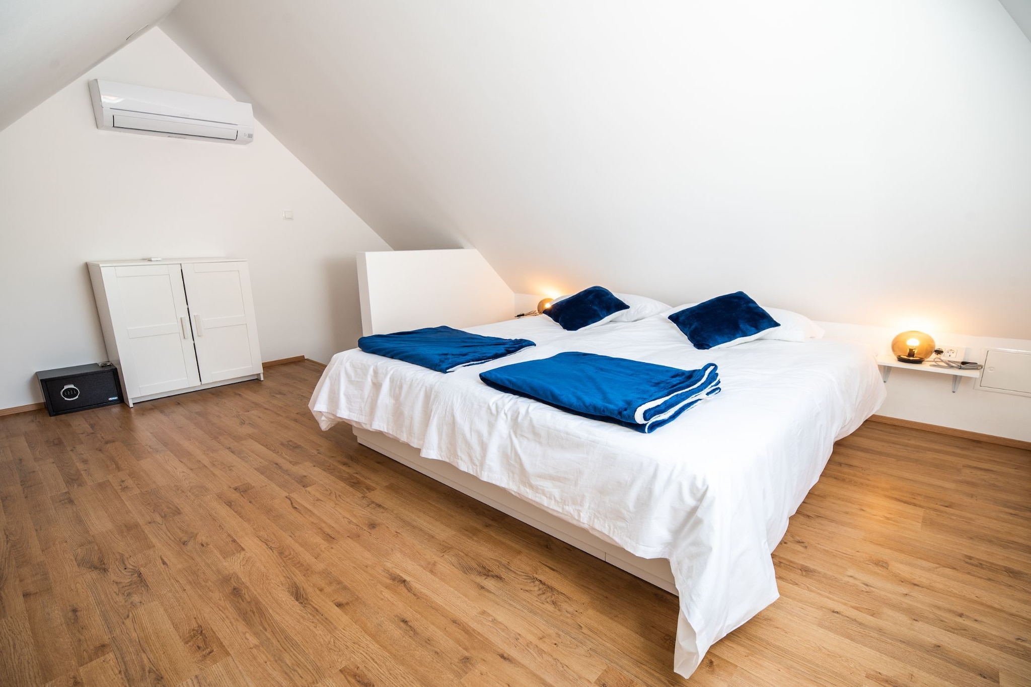 Mountain View Haven Apartments - One Bedroom Apartment-Chambre
