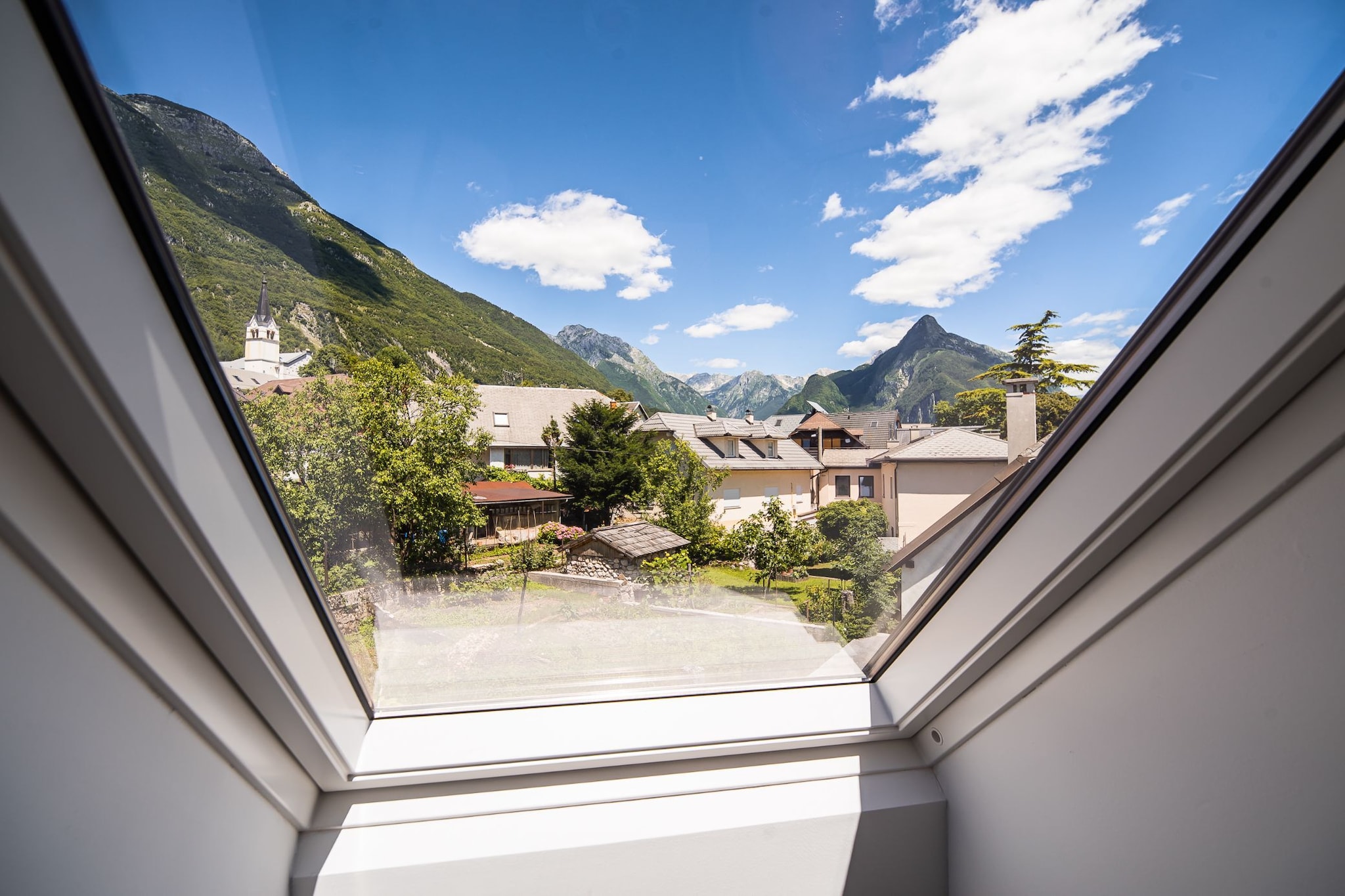 Mountain View Haven Apartments - One Bedroom Apartment-Vue