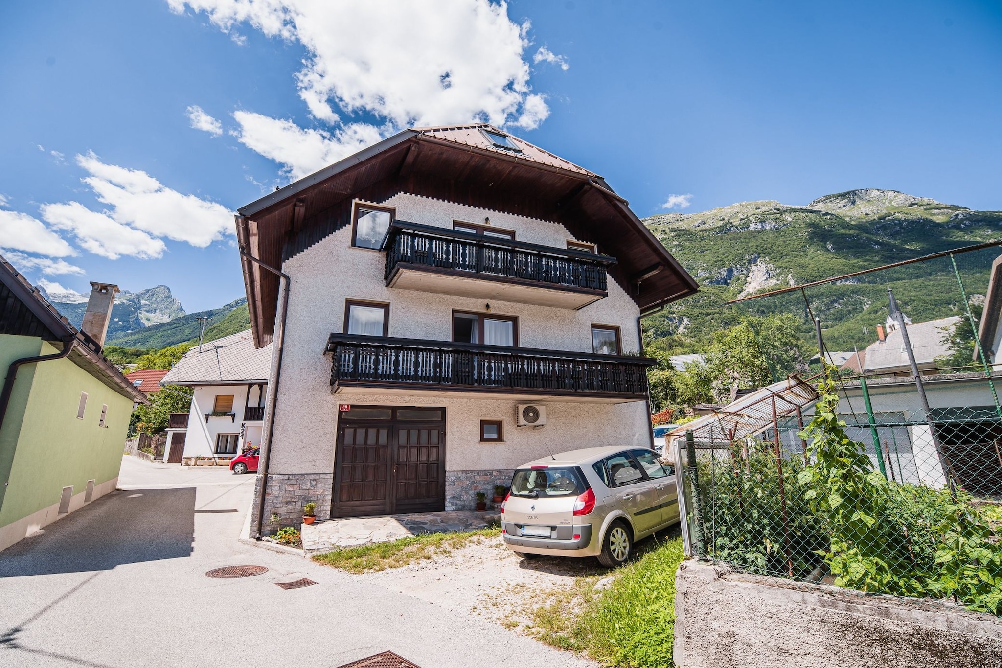 Mountain View Haven Apartments - Two Bedroom Apartment with Balcony-Extérieur