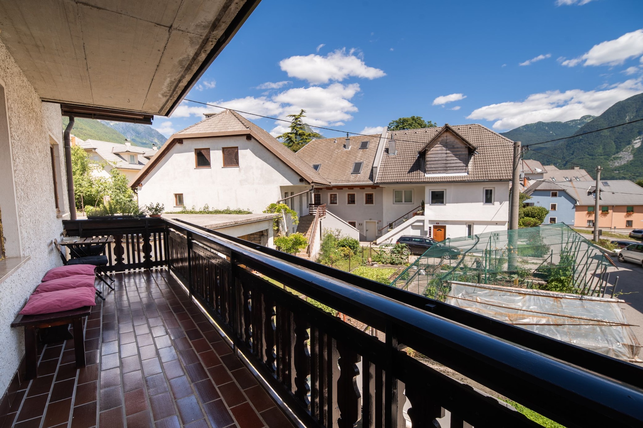 Mountain View Haven Apartments - Two Bedroom Apartment with Balcony-Terrasse / balcon