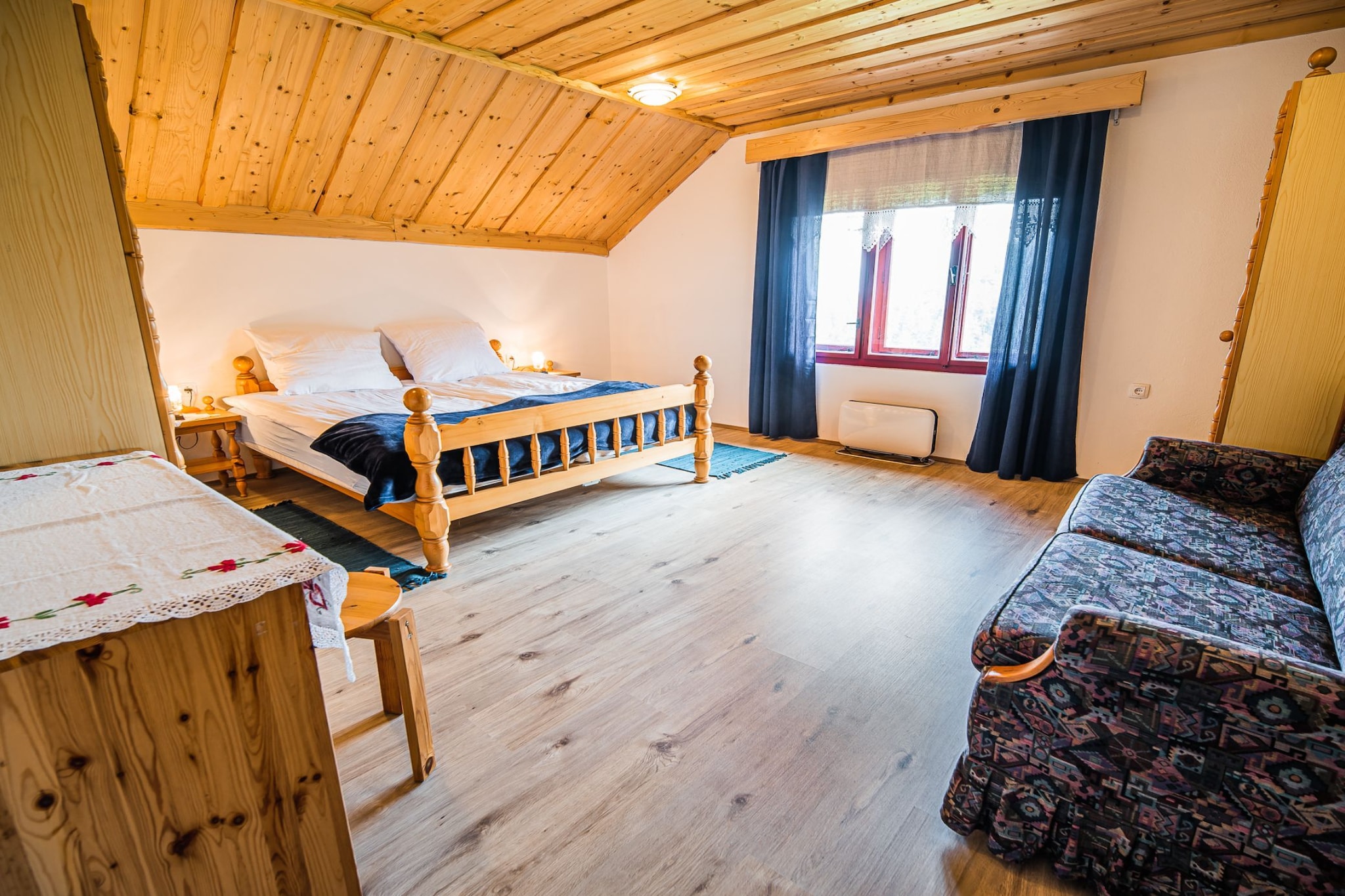 Bloomfield Retreat Country House with Sauna - Three Bedroom Country House-Chambre