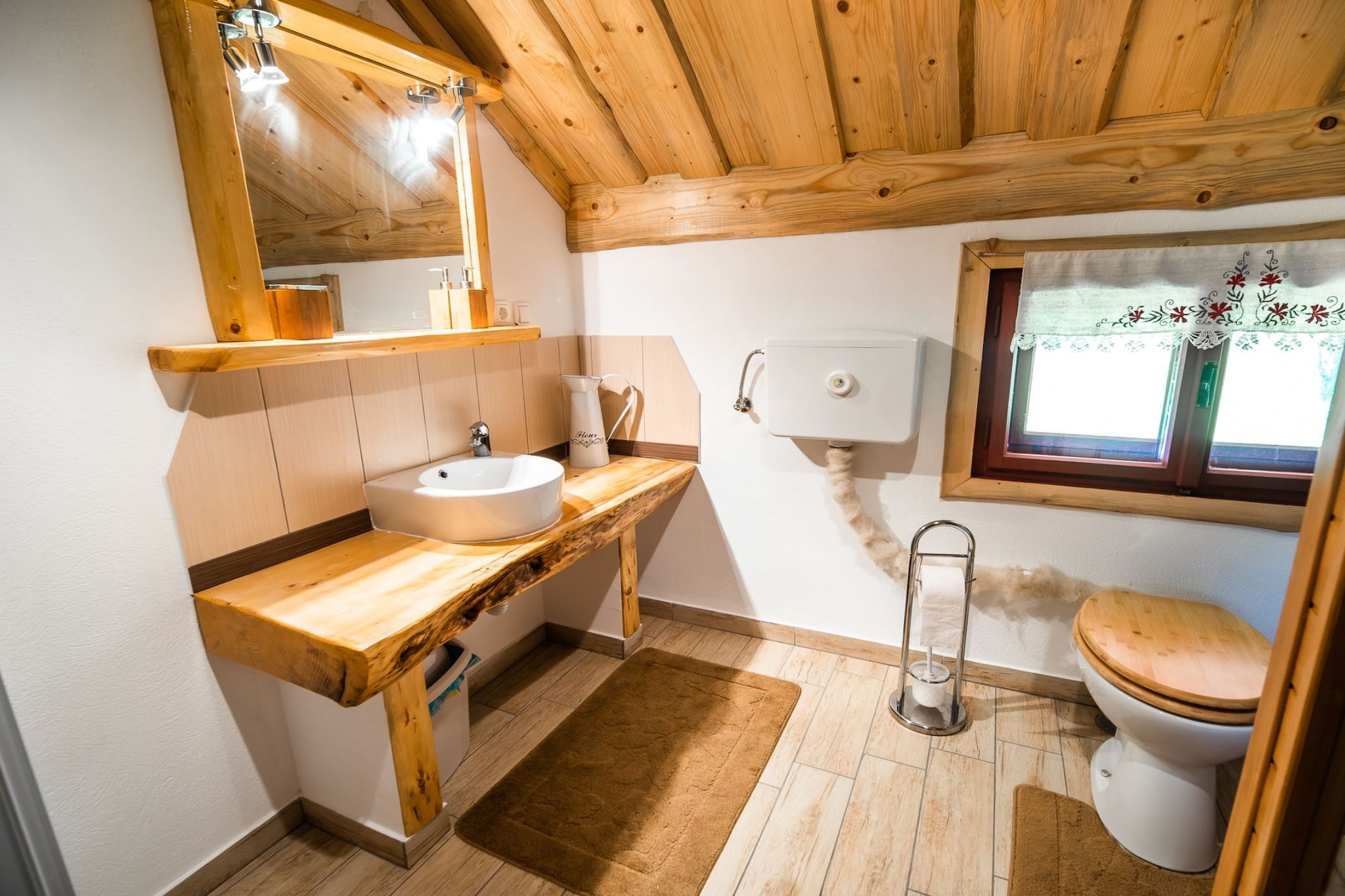 Bloomfield Retreat Country House with Sauna - Three Bedroom Country House-Salle de bain