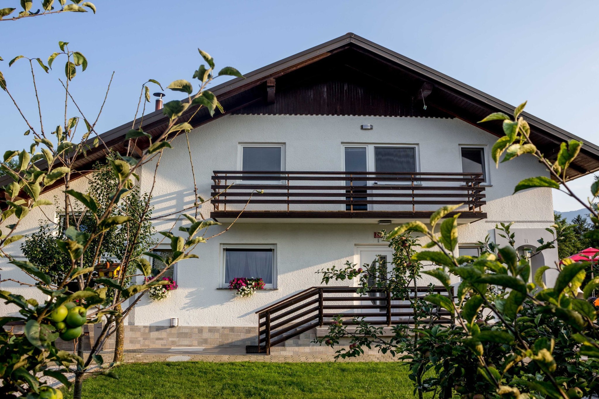 Cozy Holiday Home with Garden, BBQ, and Outdoor Dining Area in Rečica ob Savinji - Two Bedroom Apartment-Extérieur