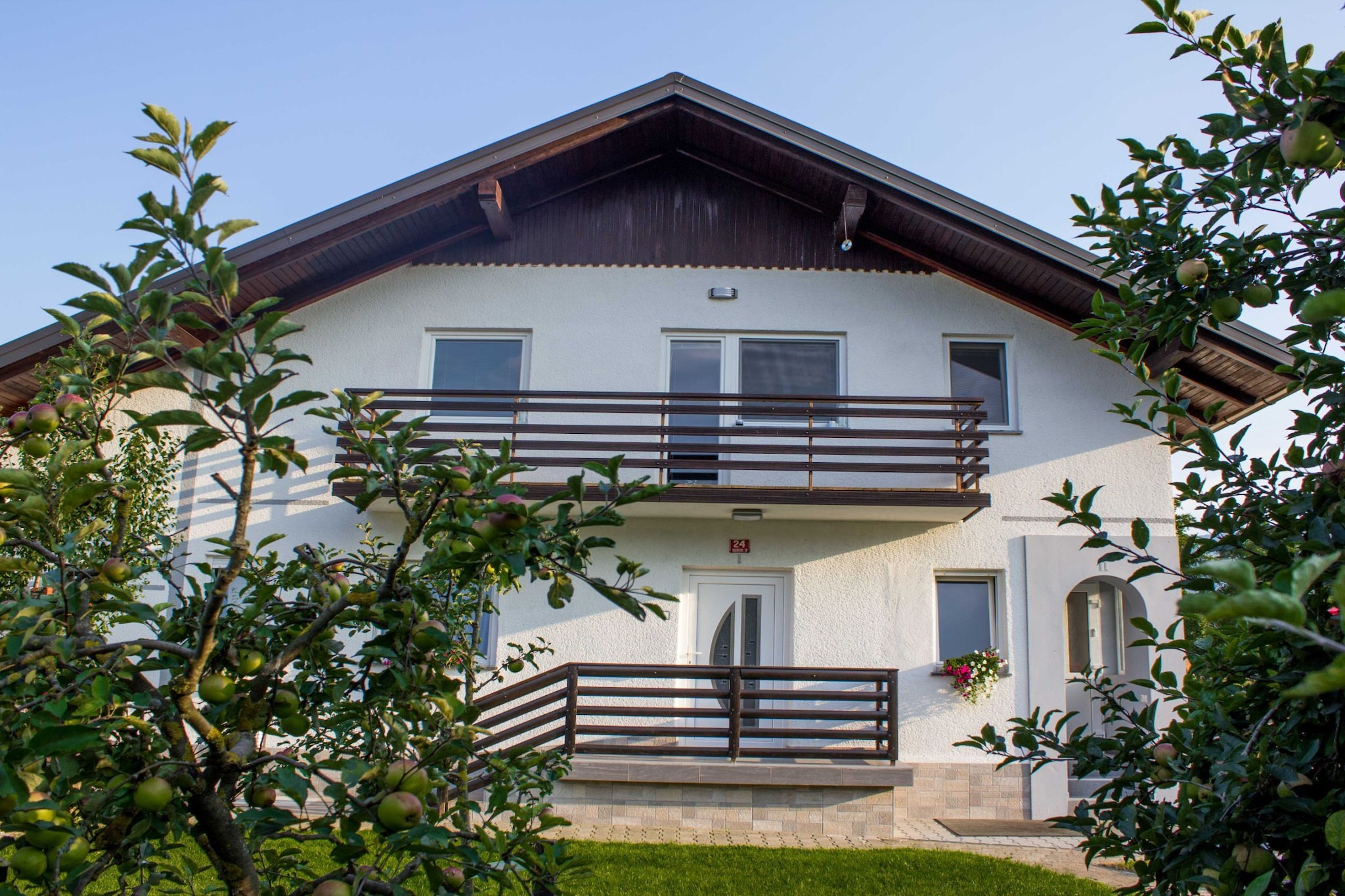 Cozy Holiday Home with Garden, BBQ, and Outdoor Dining Area in Rečica ob Savinji - Two Bedroom Apartment-Extérieur