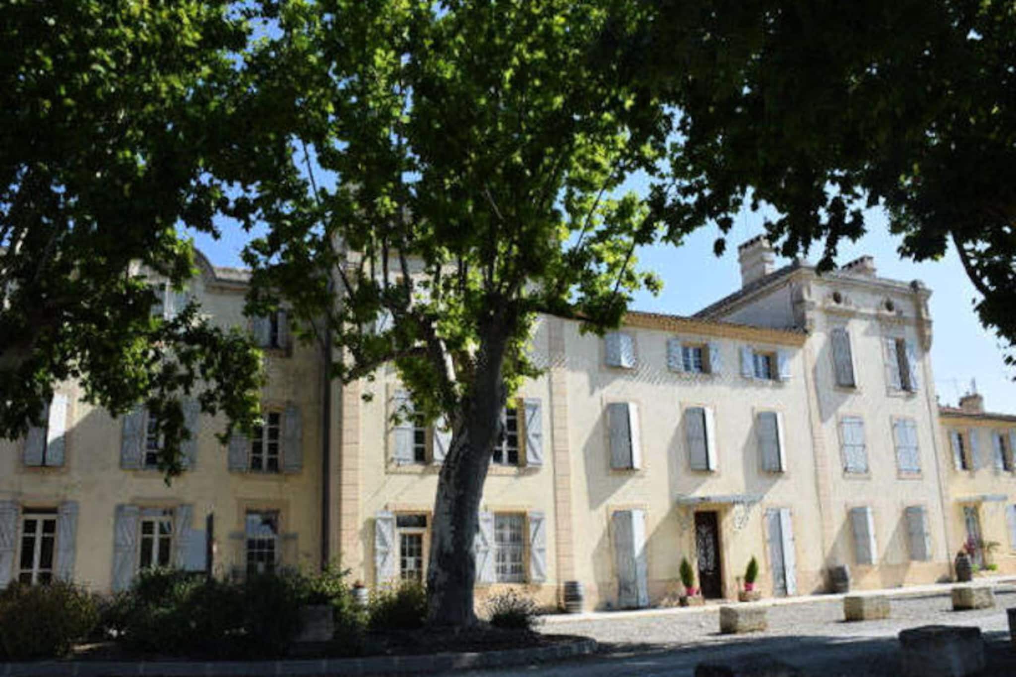 On the banks of the Canal du Midi, the Résidence Le Château de Jouarres welcomes you to the heart of a 5-hectare wooded park.



On site you can enjoy beautiful sunny days by the outdoor swimming pool, walks in the park in the shade of the oak trees and the barbecue area for your summer meals!



The Residence Le Château de Jouarres is ideal for spending a quiet holiday with family or friends. You will appreciate the unique setting of this residence: in the heart of the vineyards.&nbsp;



At 1.5km you can enjoy the sweetness of life on the shores of Lake Jouarres. On the program: swimming and water activities.



Outdoor holidays await you in this unique setting where there is no shortage of activities: visit to Carcassonne, Minerve, water activities on the lake or end of the day with a view of the vineyards, it's up to you!

	Living room with kitchen area.
	Sleeping area with 1 double bed (140x190cm).
	1 bathroom with shower and WC.
	Terrace with garden furniture.



Please note: this apartment is located on the ground floor, has an armchair in the shower and circulation spaces allowing the movement of disabled people.
Wifi access - Wifi access in the accommodation. Free at reception
Pets allowed - €45/pet/week or €10/day/pet (2 pets maximum per accommodation)
Barbecue - barbecue area
Deposit (additional) - 300
Baby Kit - bed, high chair, bath - free, subject to availability
Bed linen - extra: 11&euro; / bed / change - included for stays of 1 to 6 nights
Bathroom linen - extra: 10&euro; / person / change - included for stays of 1 to 6 nights
End of stay cleaning - extra: €45; (studio), 50&euro; (Apartment 2 people), 60&euro; (apartment 4 people), 75&euro; (apartment 5 people), 80&euro; (apartment 6 people), 100&euro; (apartment 8 people)
Parking - outdoor parking
Breakfast - 11€/adult/day and 8€/child/day (-10 years old)
Swimming pool - outdoor swimming pool, open from 9 a.m. to 8 p.m.
Tourist tax (additional charge) - to be paid on site, according to current rate
