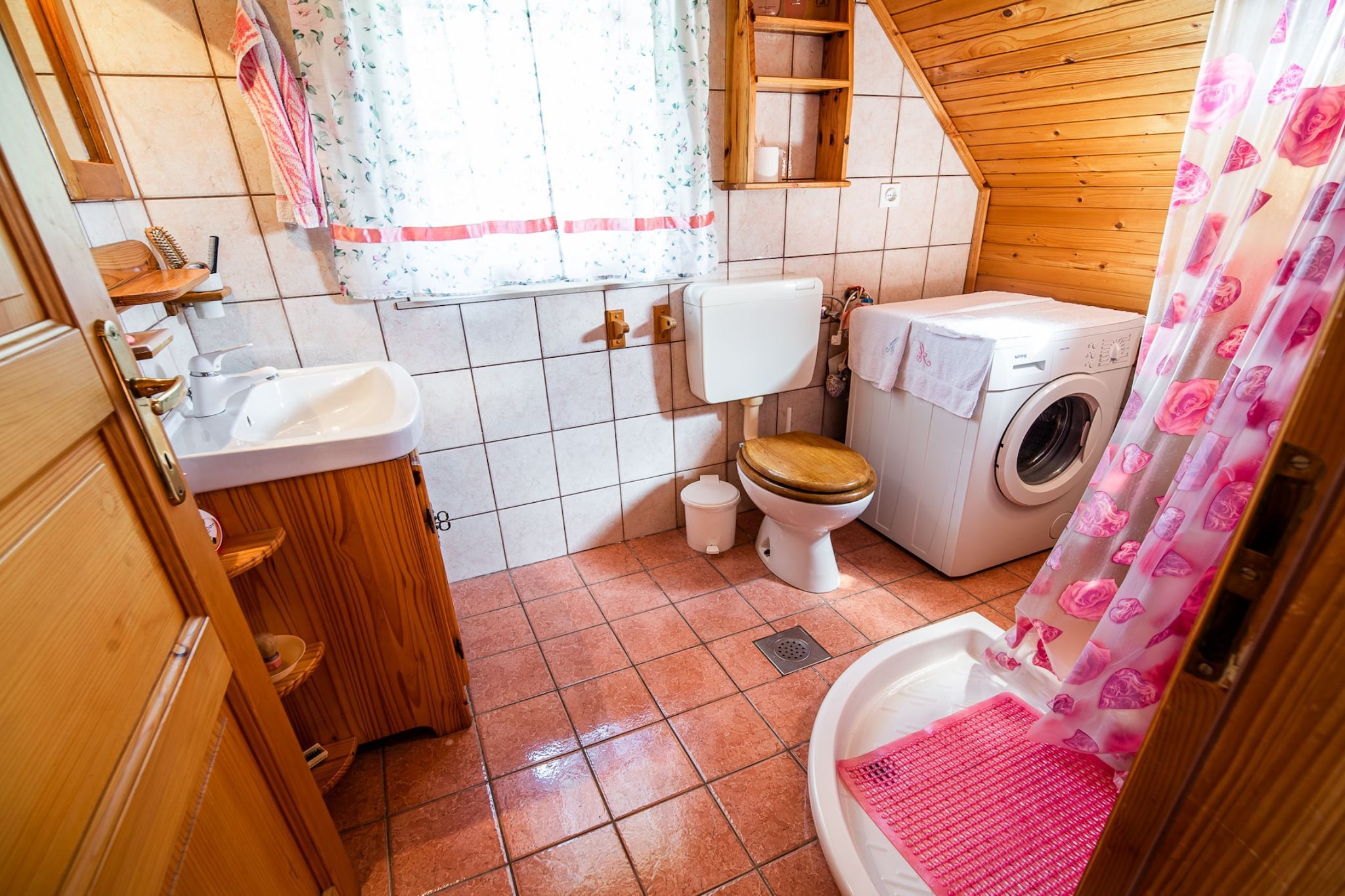 Cozy Countryside Retreat Villa with Hot-Tub - Two Bedroom Villa with Hot Tub-Badkamer