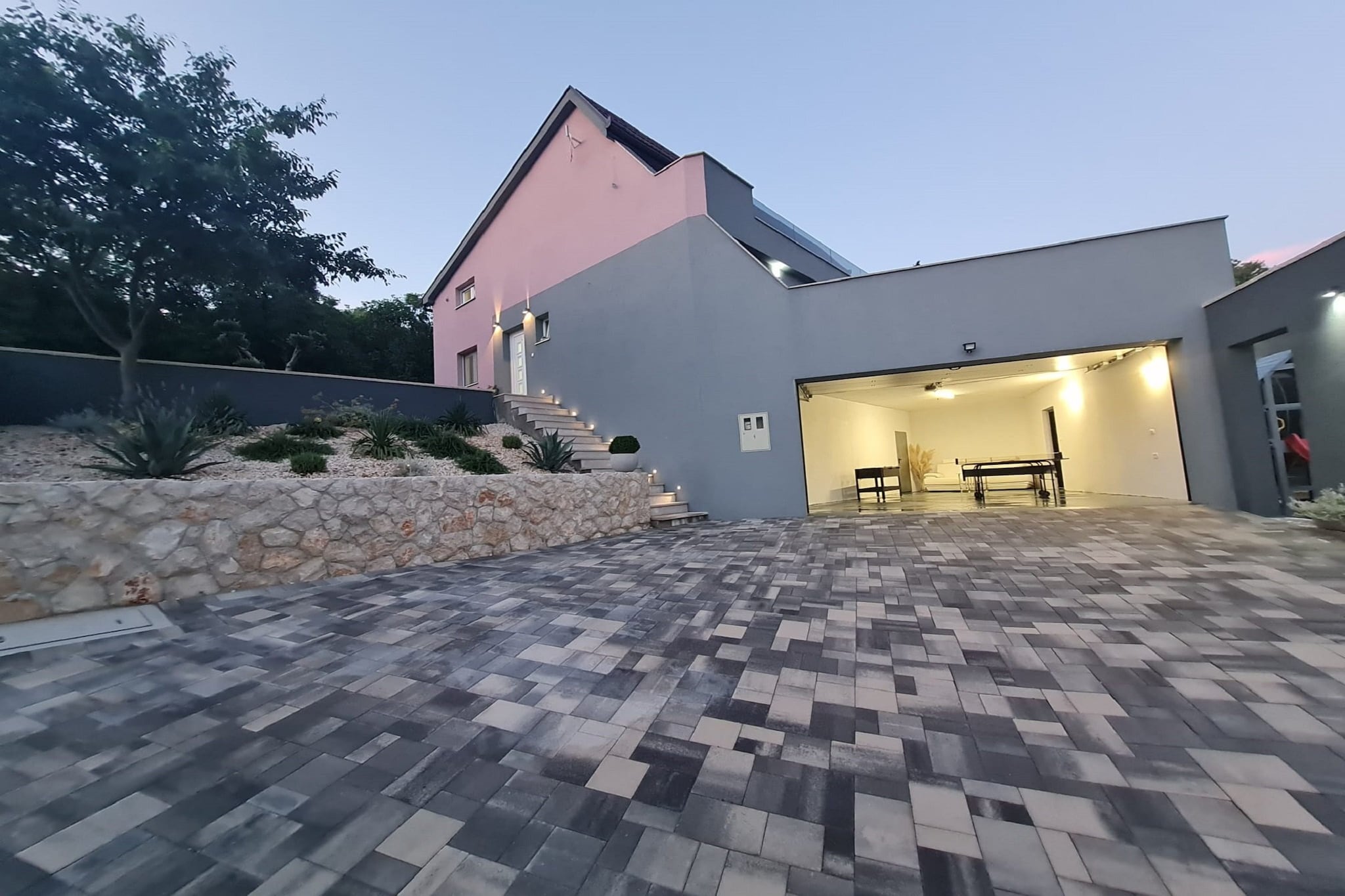 Four - Bedroom Villa-Buitenlucht