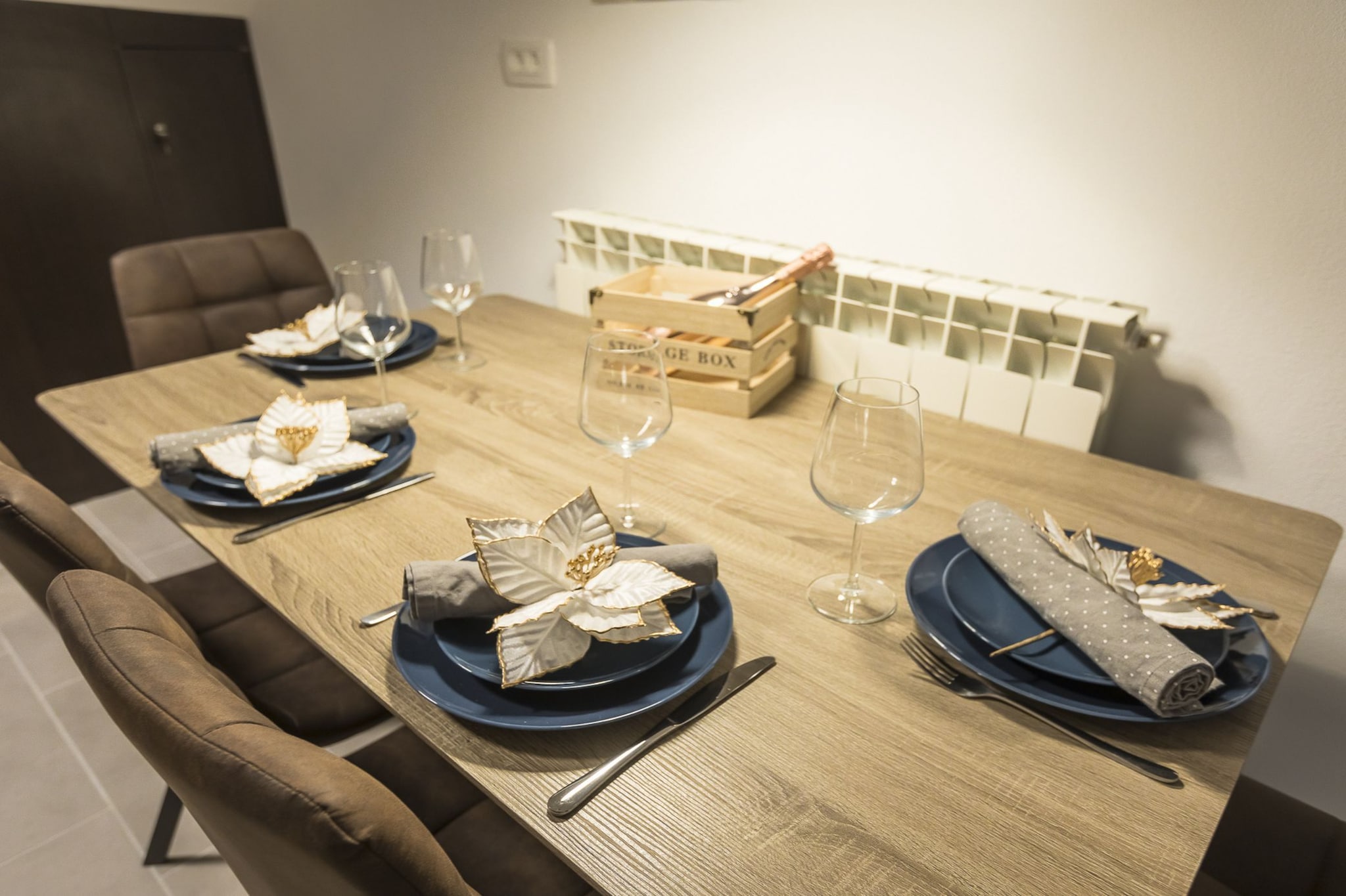 Downtown Koper Spacious Apartment with Balcony - Two Bedroom Apartment with Balcony-Eetkamer