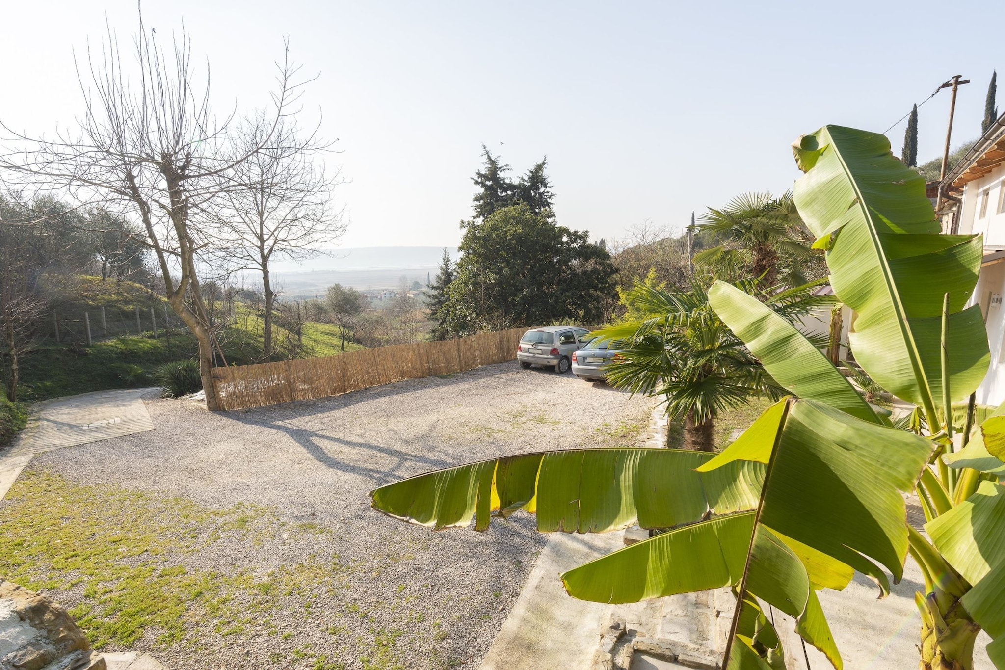 Family-Friendly Serene Retreat Holiday Home - Four Bedroom Holiday Home  with Terrace-Buitenlucht