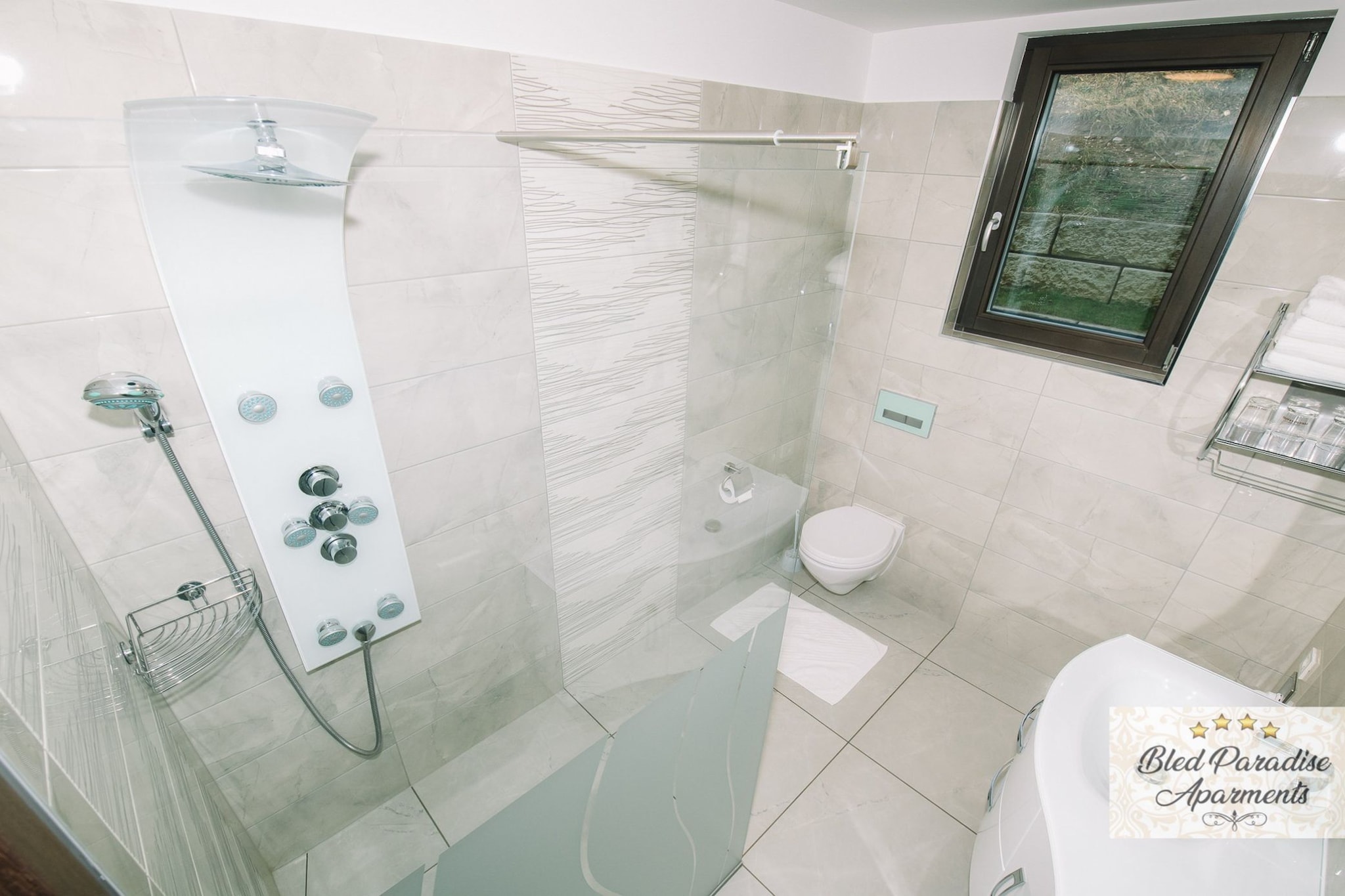 Bled Prestigious and Stylish Apartments - Classic Studio Apartment  with Terrace (owner 1)-Badkamer