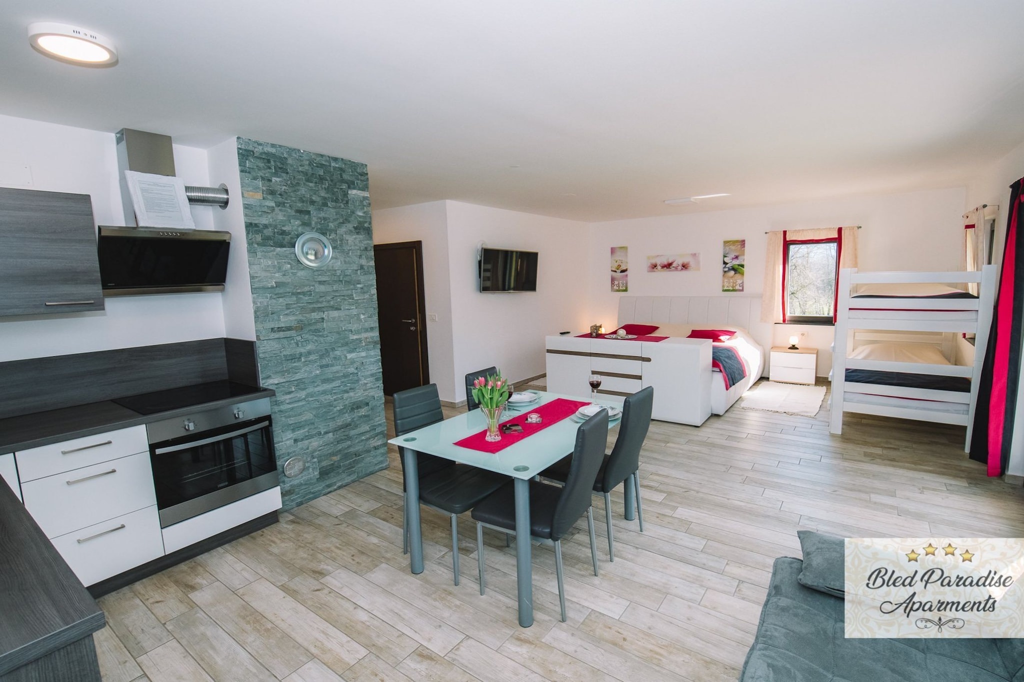 Bled Prestigious and Stylish Apartments - Standard Studio Apartment with Terrace (owner 2)-Slaapkamer