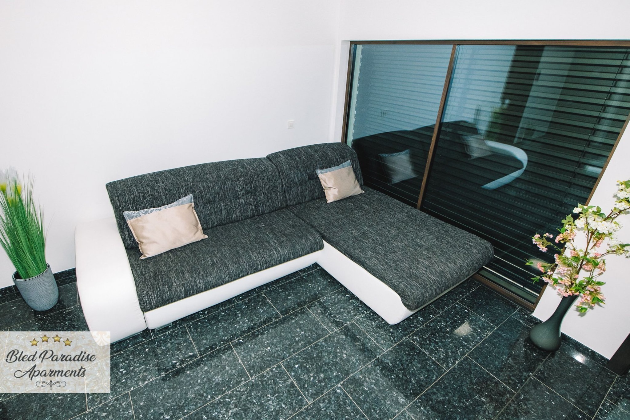 Bled Prestigious and Stylish Apartments - Classic One Bedroom Apartment with Balcony (owner 4)