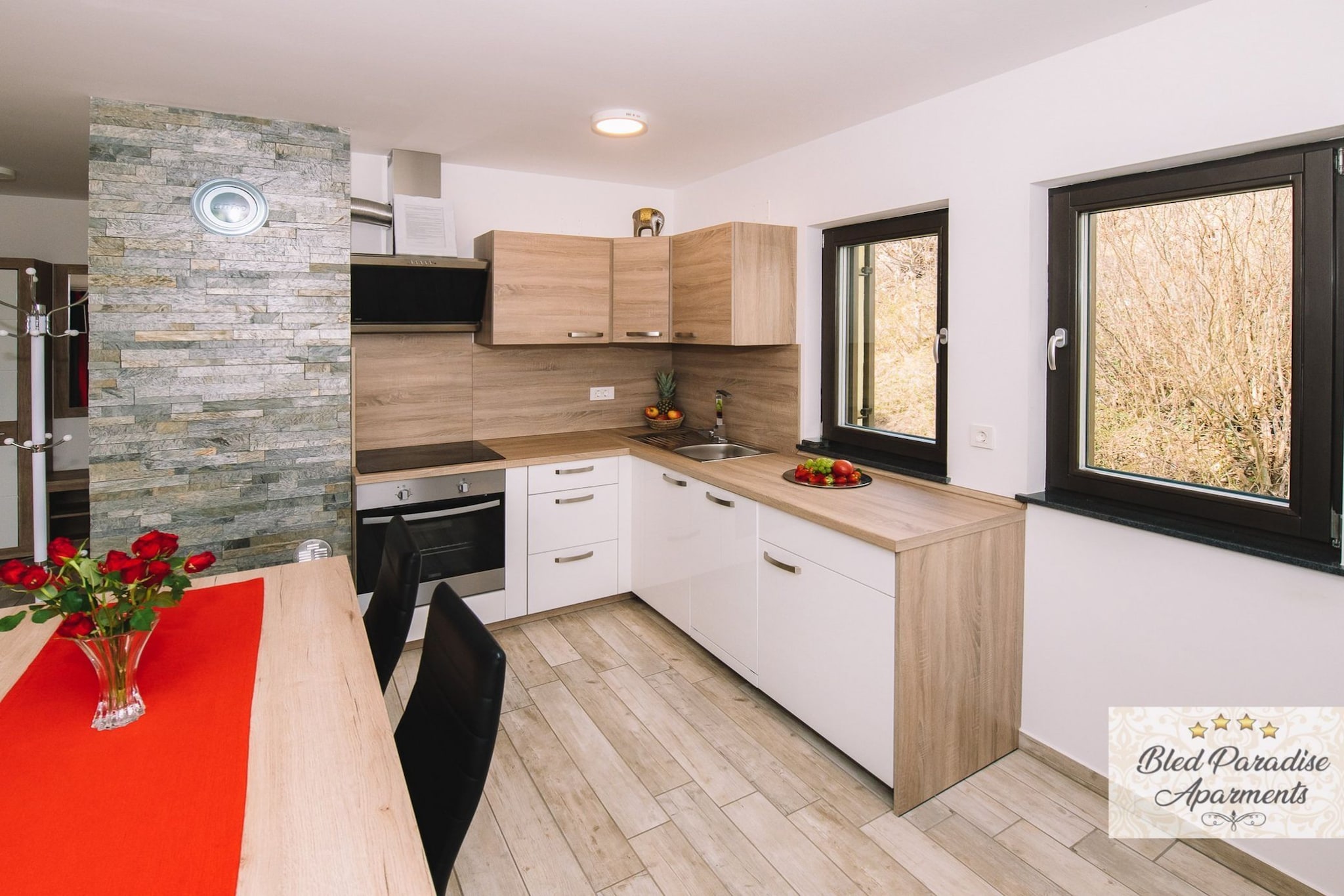 Bled Prestigious and Stylish Apartments - Standard One Bedroom Apartment with Balcony (owner 3)-Keuken