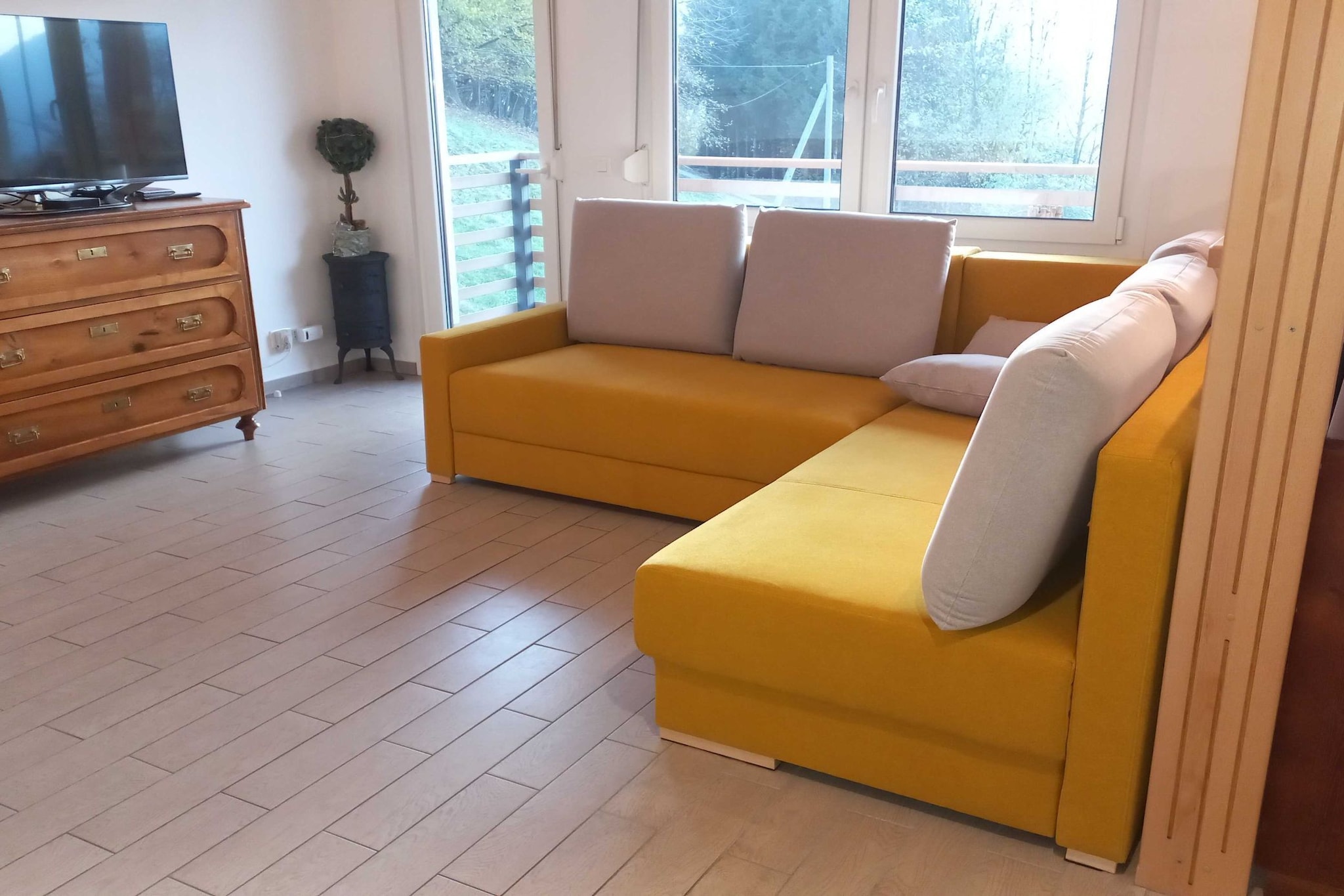 Holiday Home Slap with Sauna and BBQ - Two Bedroom Holiday Home-Woonkamer