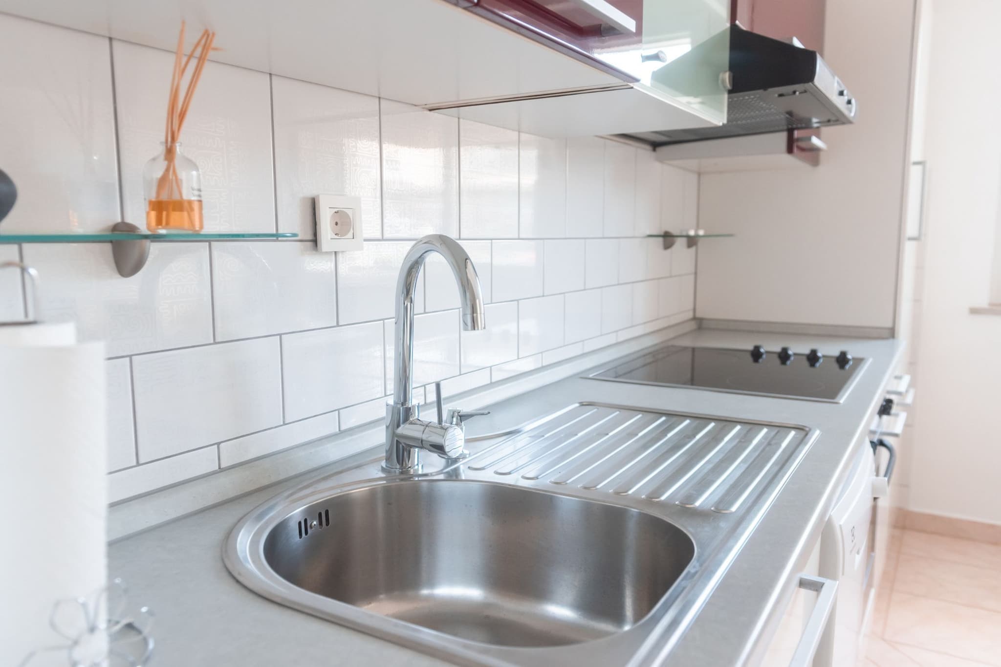 Sleek and Stylish Apartment with Terrace - Studio Apartment with Terrace-Keuken