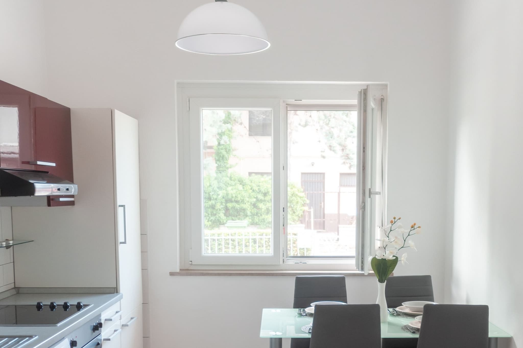 Sleek and Stylish Apartment with Terrace - Studio Apartment with Terrace-Keuken