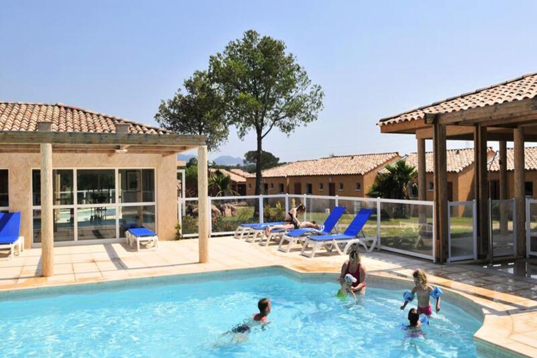4 room house for 8 people