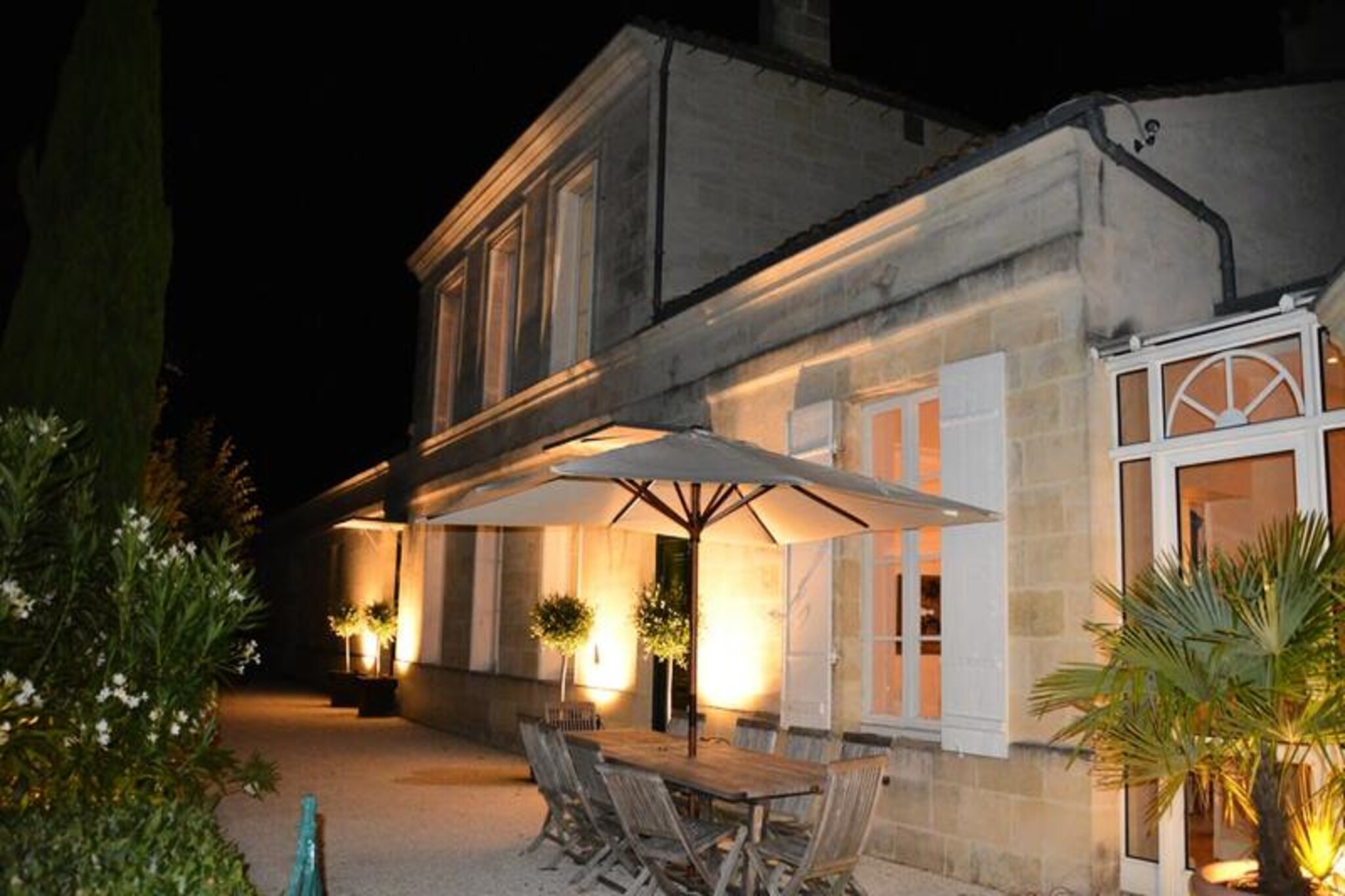 Charming Bordeaux house surrounded by its vineyard on 20 hectares. The house is completely private without any view. screw.
Array
Charming Bordeaux house surrounded by its vineyard on 20 hectares. The house is completely private without any view. screw. In two parts: the main house and its 4 bedrooms first, then the additional bedrooms (3) in the second building.
Complete equipment for holidays with friends or family:
Pool
BBQ
Dining room eating outdoors
Billiards
A privileged site. Wine tourism within your reach on a real wine property producing multi-medium wines in AOC “Côtes de Bourg”
Hosts have access to all private parties.
Only the professional areas (chai, vat room, offices, etc.) are booked.
charming french village
45 minutes from Bordeaux train station or airport
Additional services (catered meals, childcare, etc.) are available on request
Deposit (in euros) - 2000