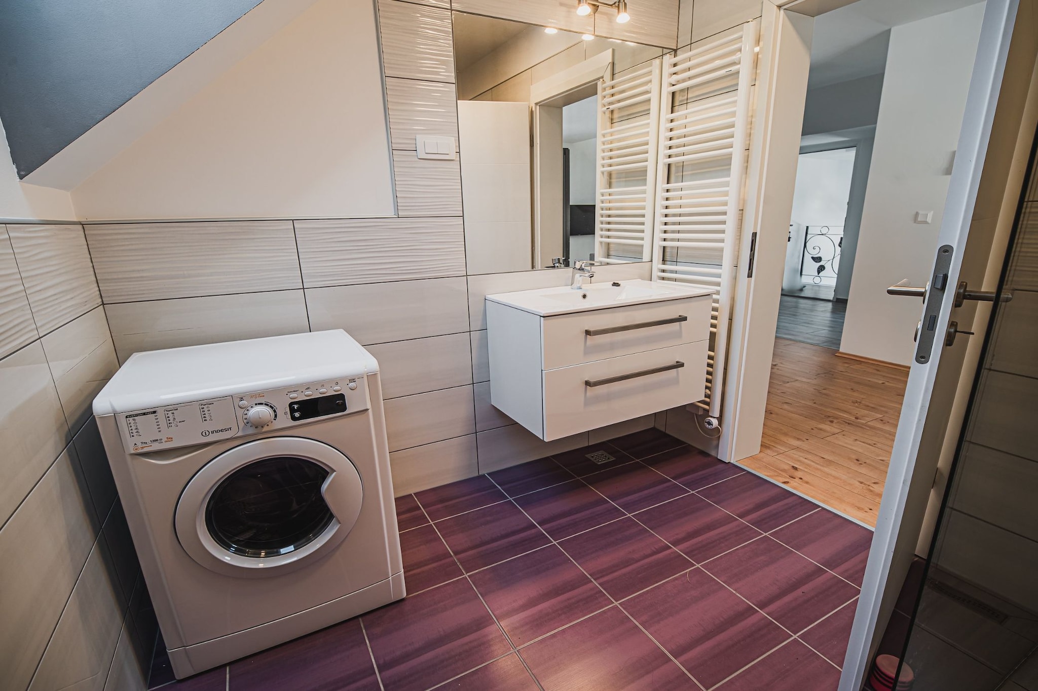 Idyllic and Charming Apartments with Terrace - Classic Two Bedroom Apartment with terrace (owner Daisy)-Bathroom