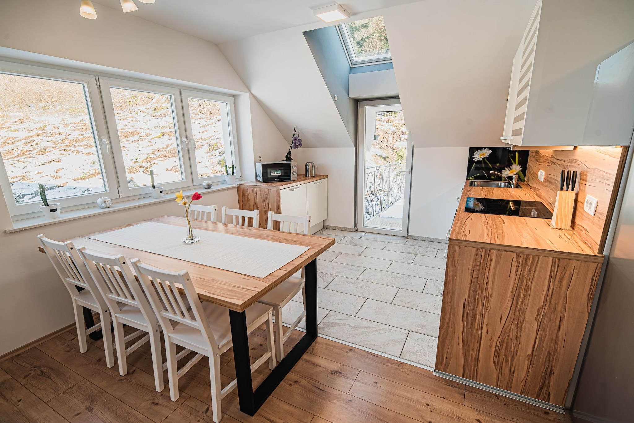Idyllic and Charming Apartments with Terrace - Classic Two Bedroom Apartment with terrace (owner Daisy)