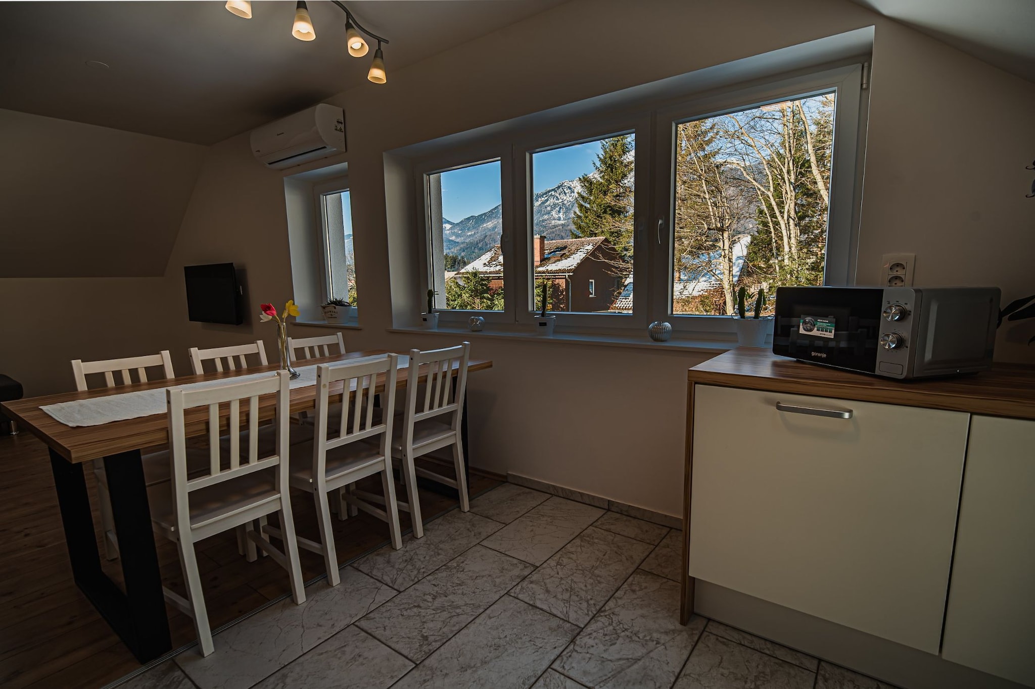 Idyllic and Charming Apartments with Terrace - Classic Two Bedroom Apartment with terrace (owner Daisy)