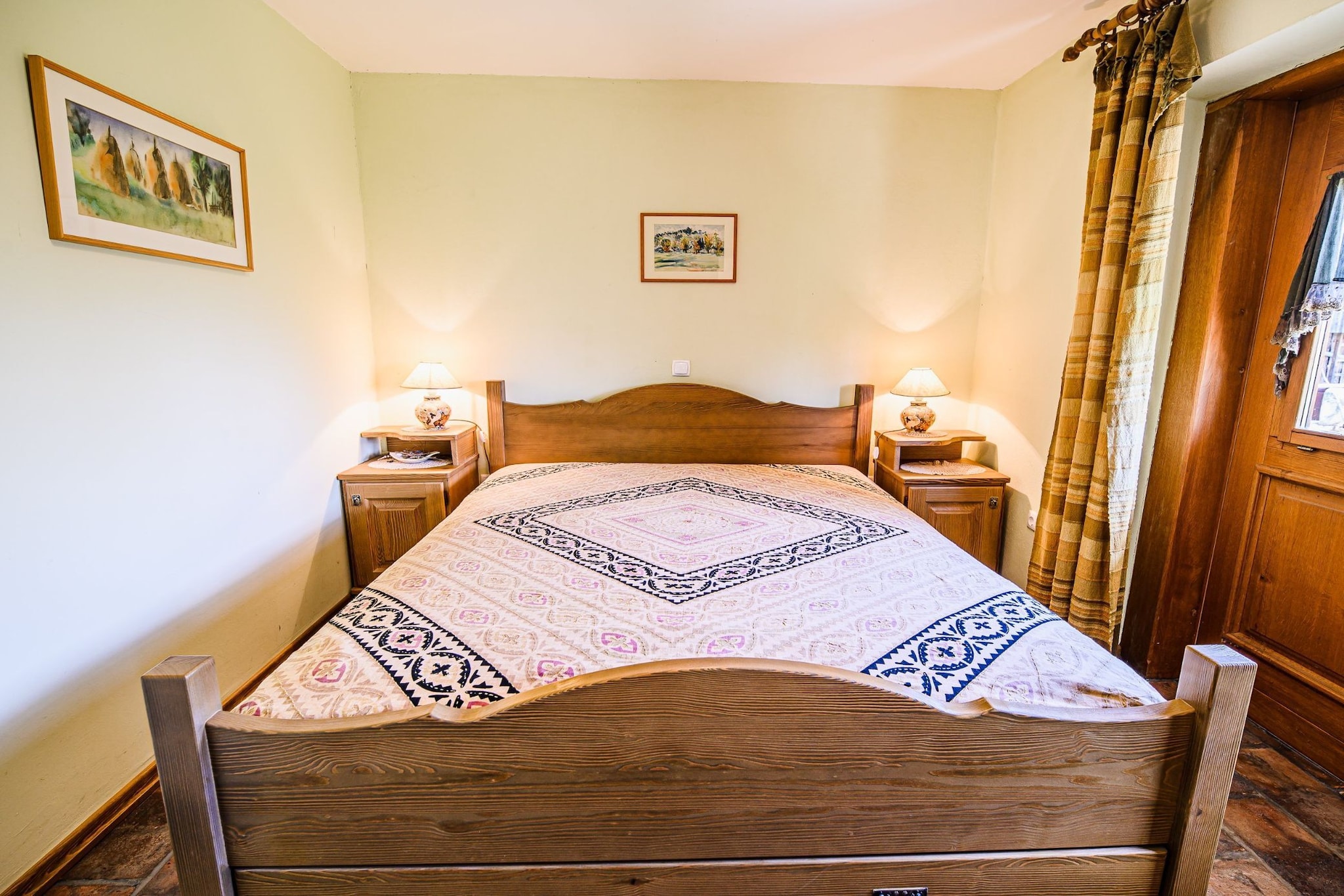 Hidden Authentic Haven Apartments - One Bedroom Apartment with Terrace-Slaapkamer