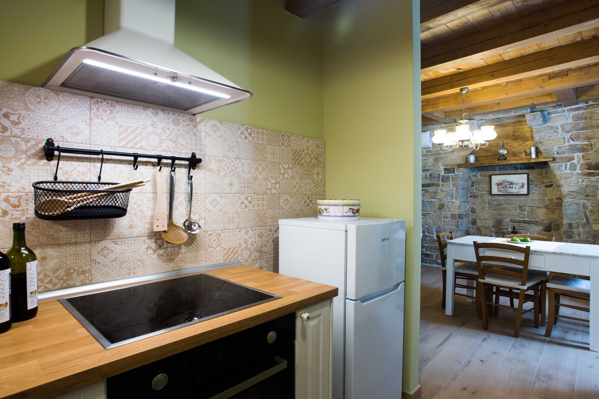 Abitanti Rustic Apartment with Balcony - Two Bedroom Apartment with Balcony-Keuken