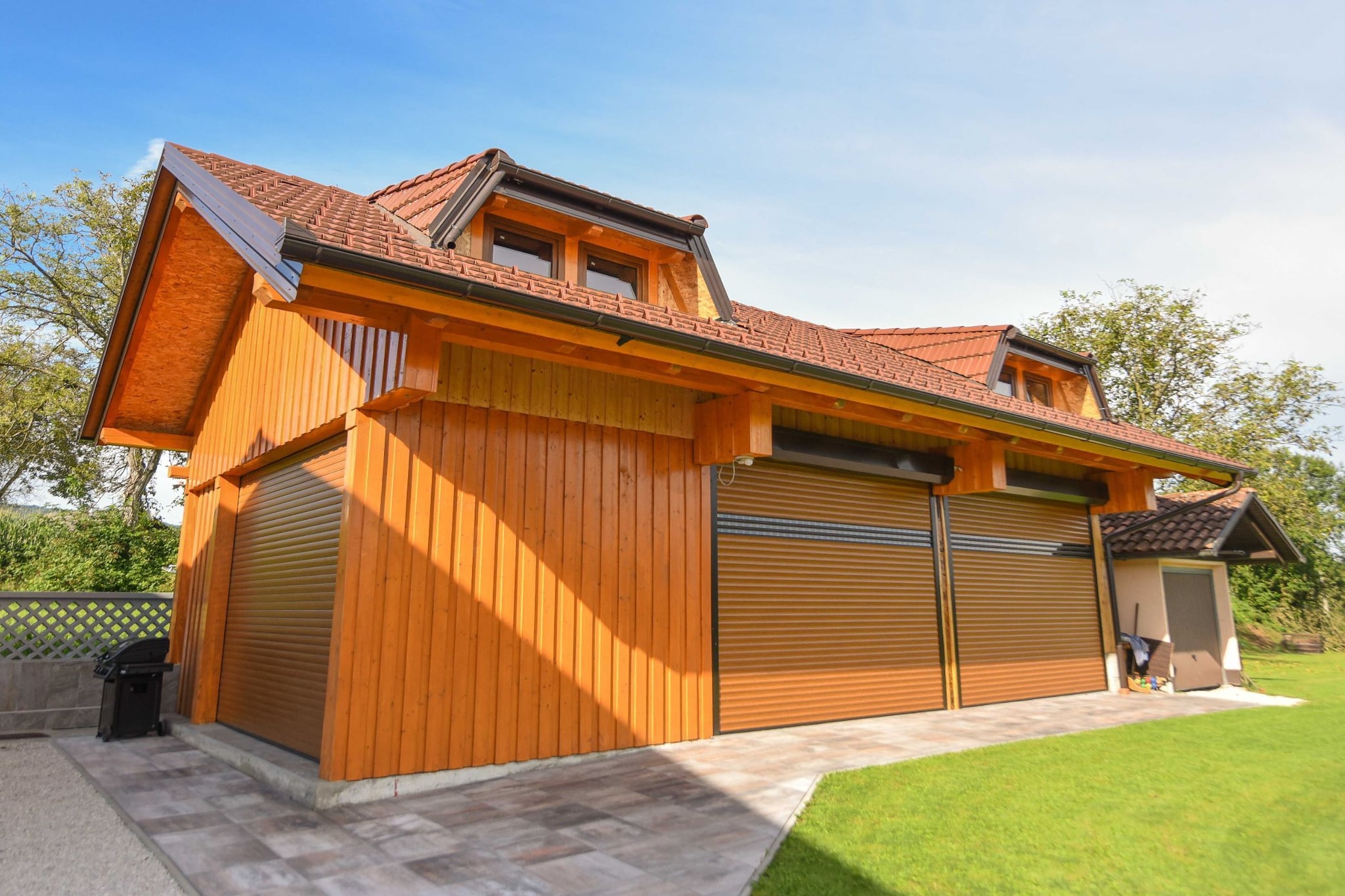 Cozy Luxe Holiday Home with Natural Thermal Bath - Seven Bedroom Holiday Home-Buitenlucht