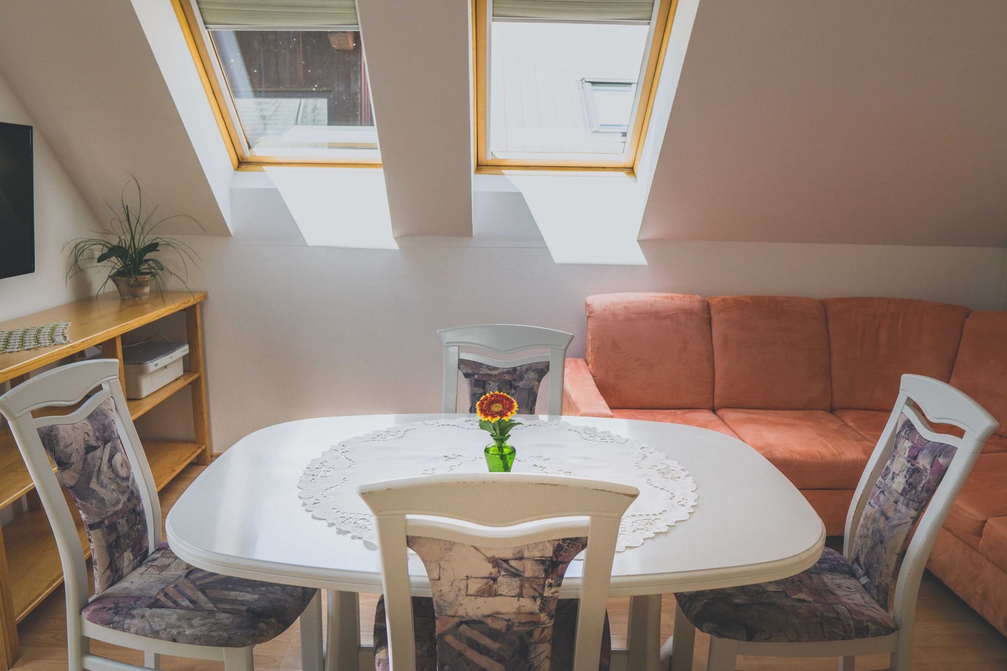 Comfortable Apartment with Mountain View - One Bedroom Apartment