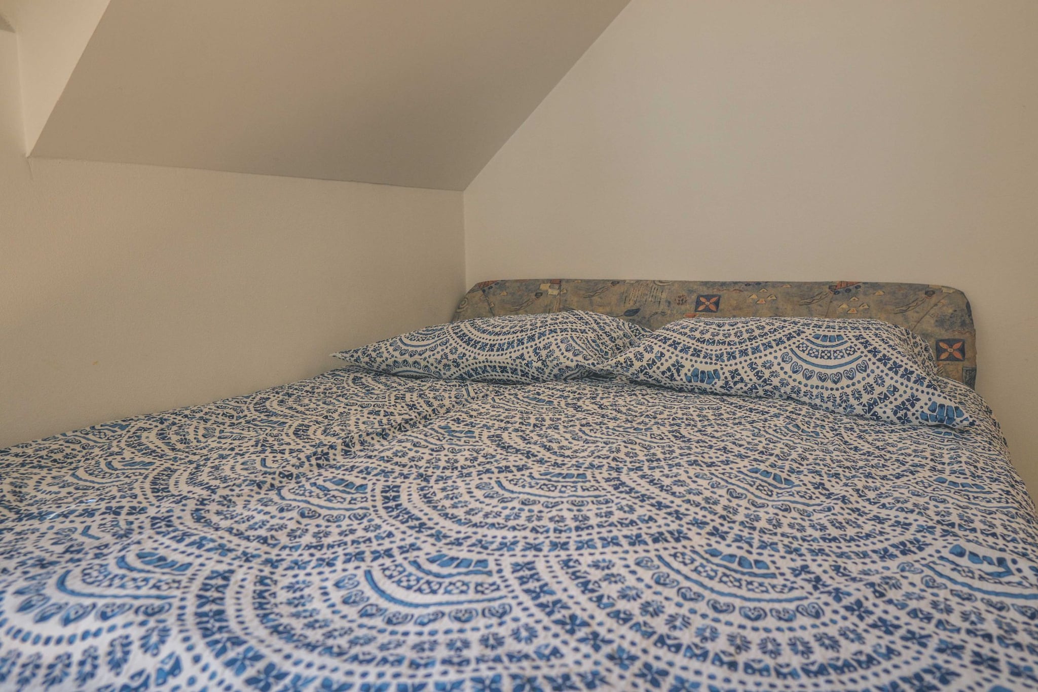 Comfortable Apartment with Mountain View - One Bedroom Apartment-Chambre