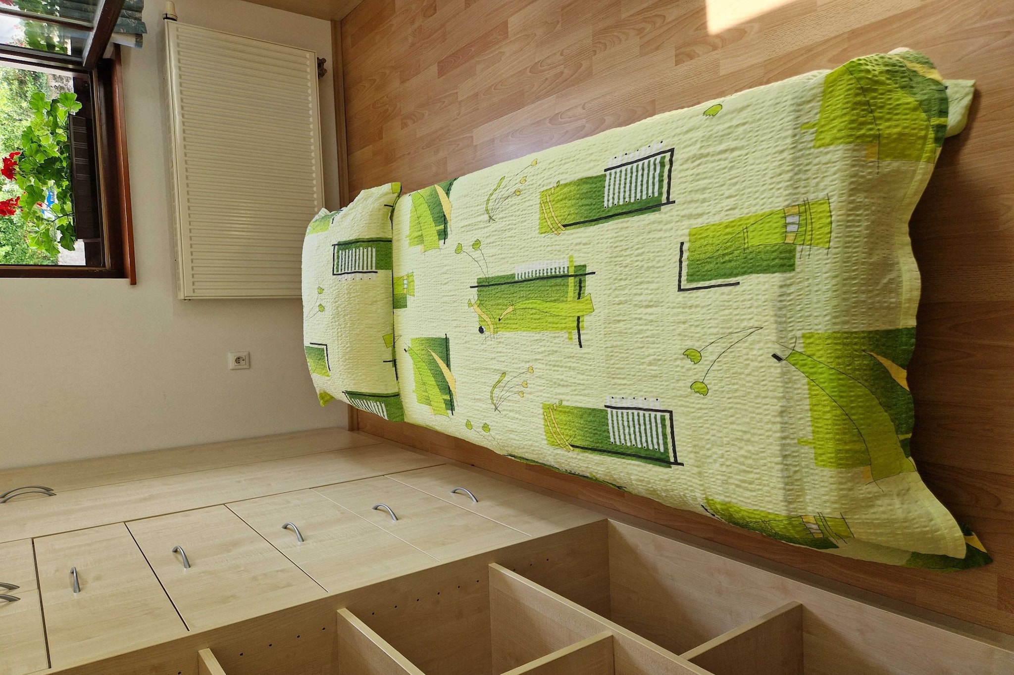 Comfortable Apartment with Mountain View - One Bedroom Apartment-Chambre