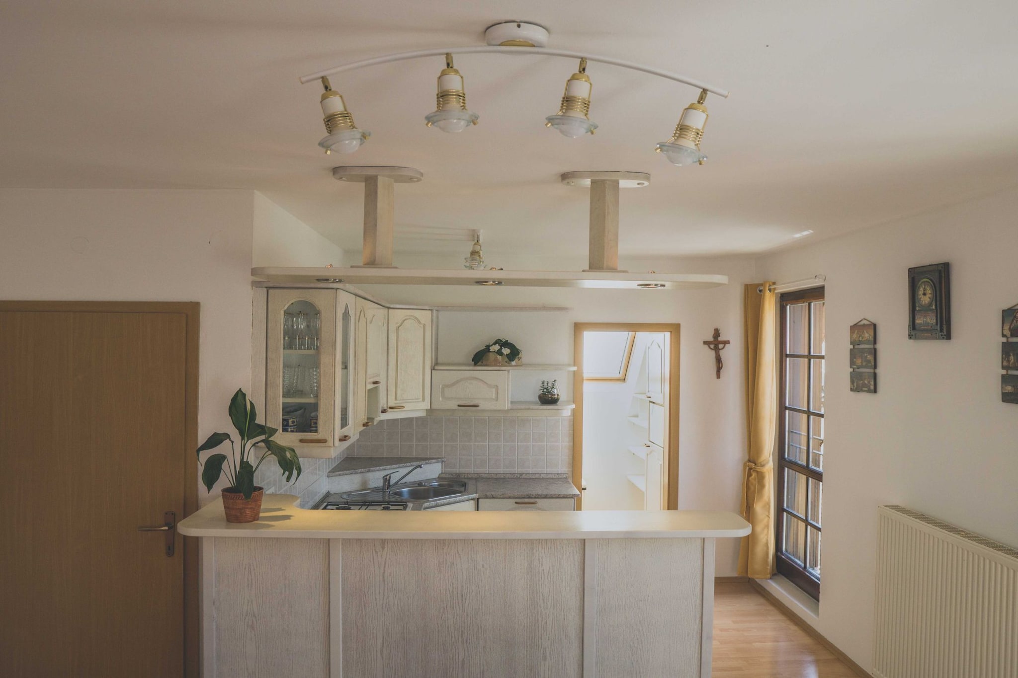 Comfortable Apartment with Mountain View - One Bedroom Apartment-Cuisine