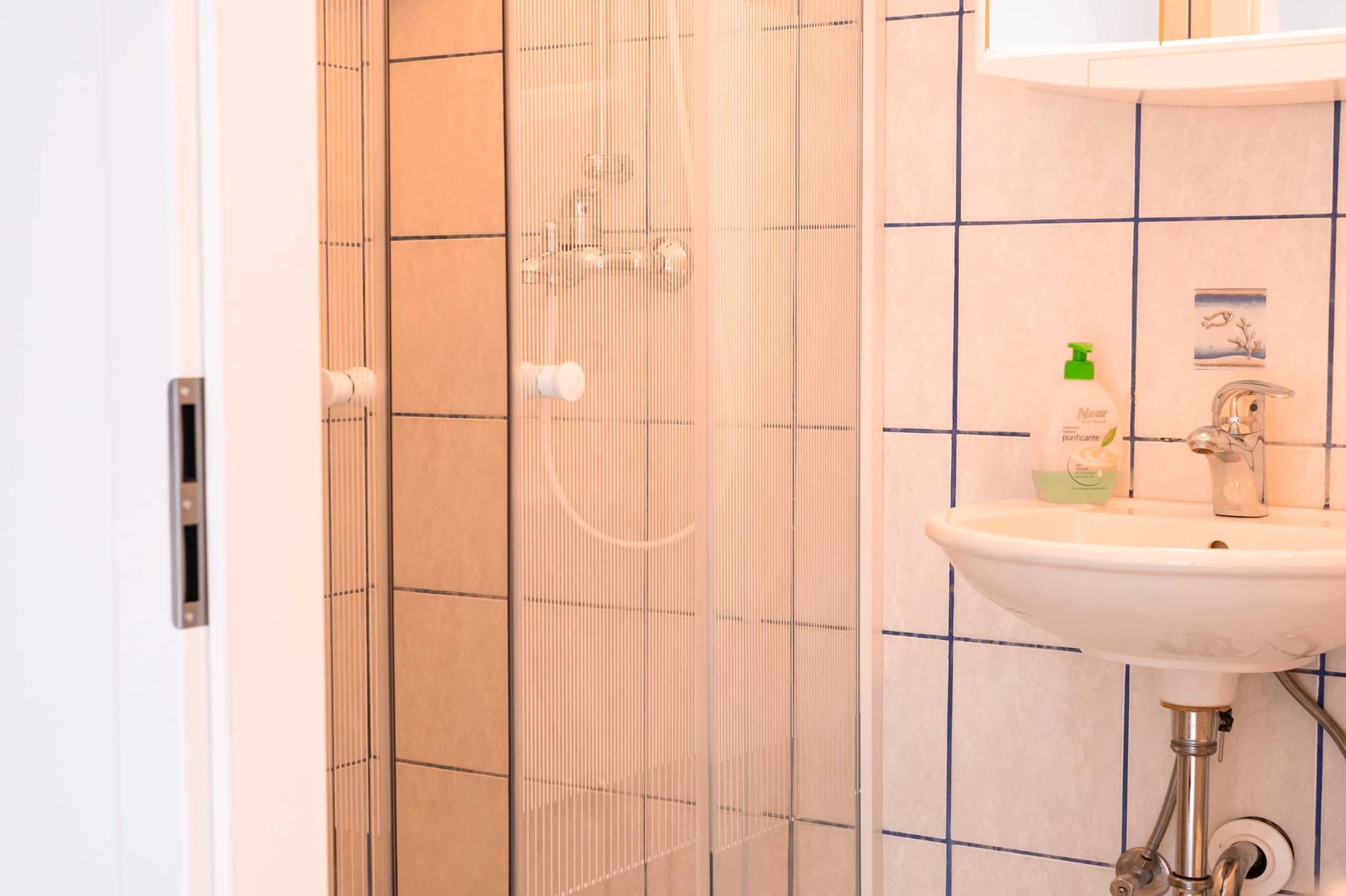 Izola Spacious Apartment with Terrace and Patio - Three Bedroom Apartment with Terrace-Badkamer