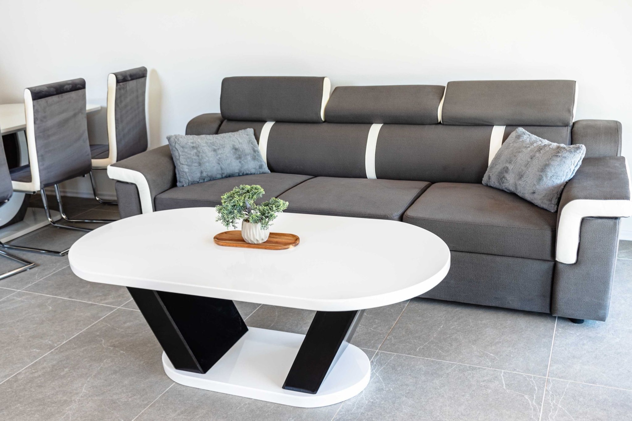 Tranquil Luxe Thermal Escape Mobile Home - Mobile Home with Terrace (owner 4061)-Woonkamer
