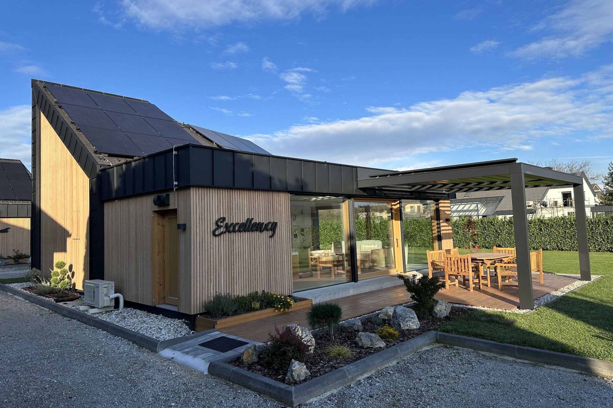 Elegant Warm Bliss Hideaway Escape Lodge - Holiday Home with Hot-Tub and Sauna (owner Excellency)-Outdoor