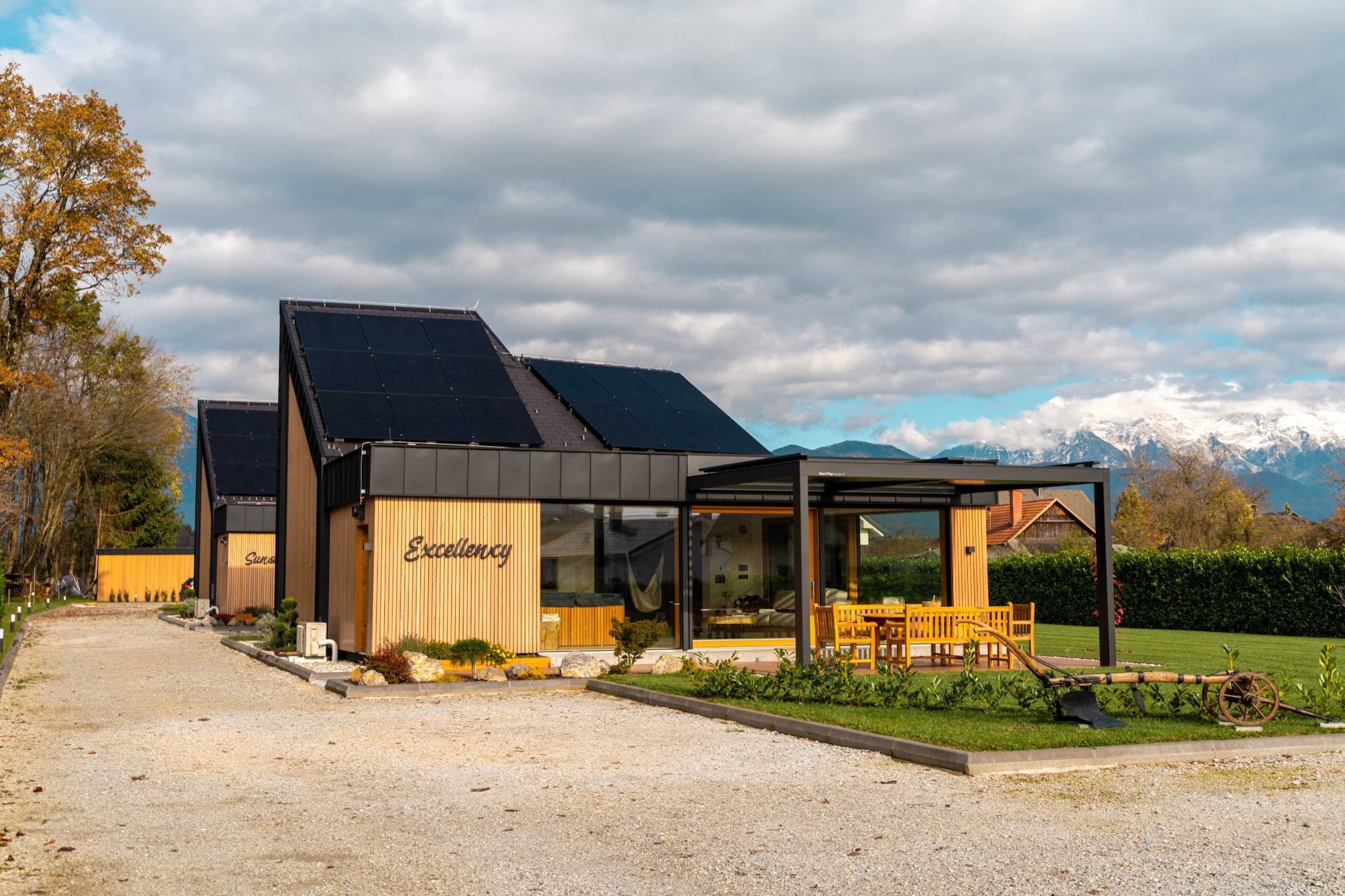 Elegant Warm Bliss Hideaway Escape Lodge - Holiday Home with Hot-Tub and Sauna (owner Excellency)-Outdoor
