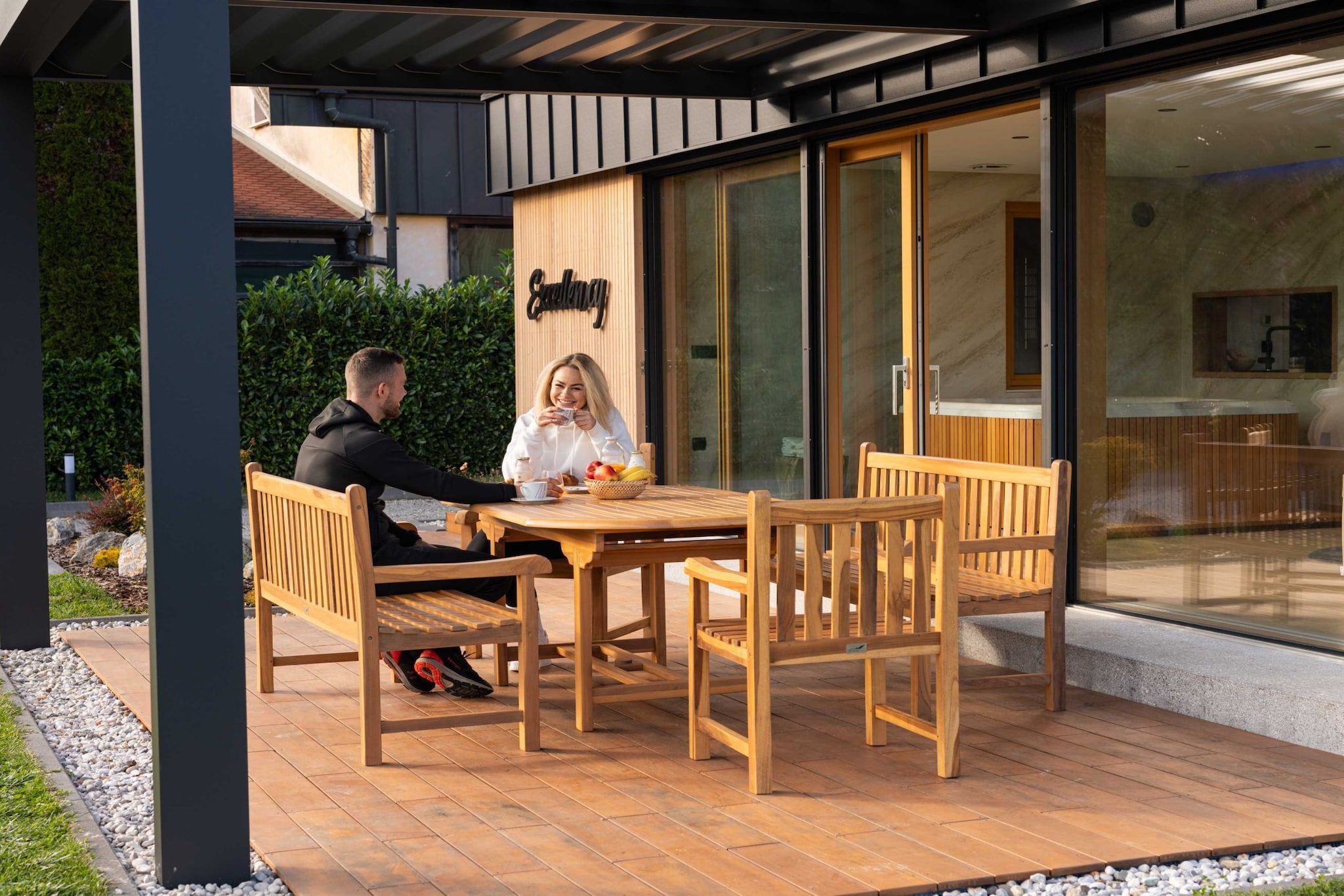 Elegant Warm Bliss Hideaway Escape Lodge - Holiday Home with Hot-Tub and Sauna (owner Excellency)-Outdoor