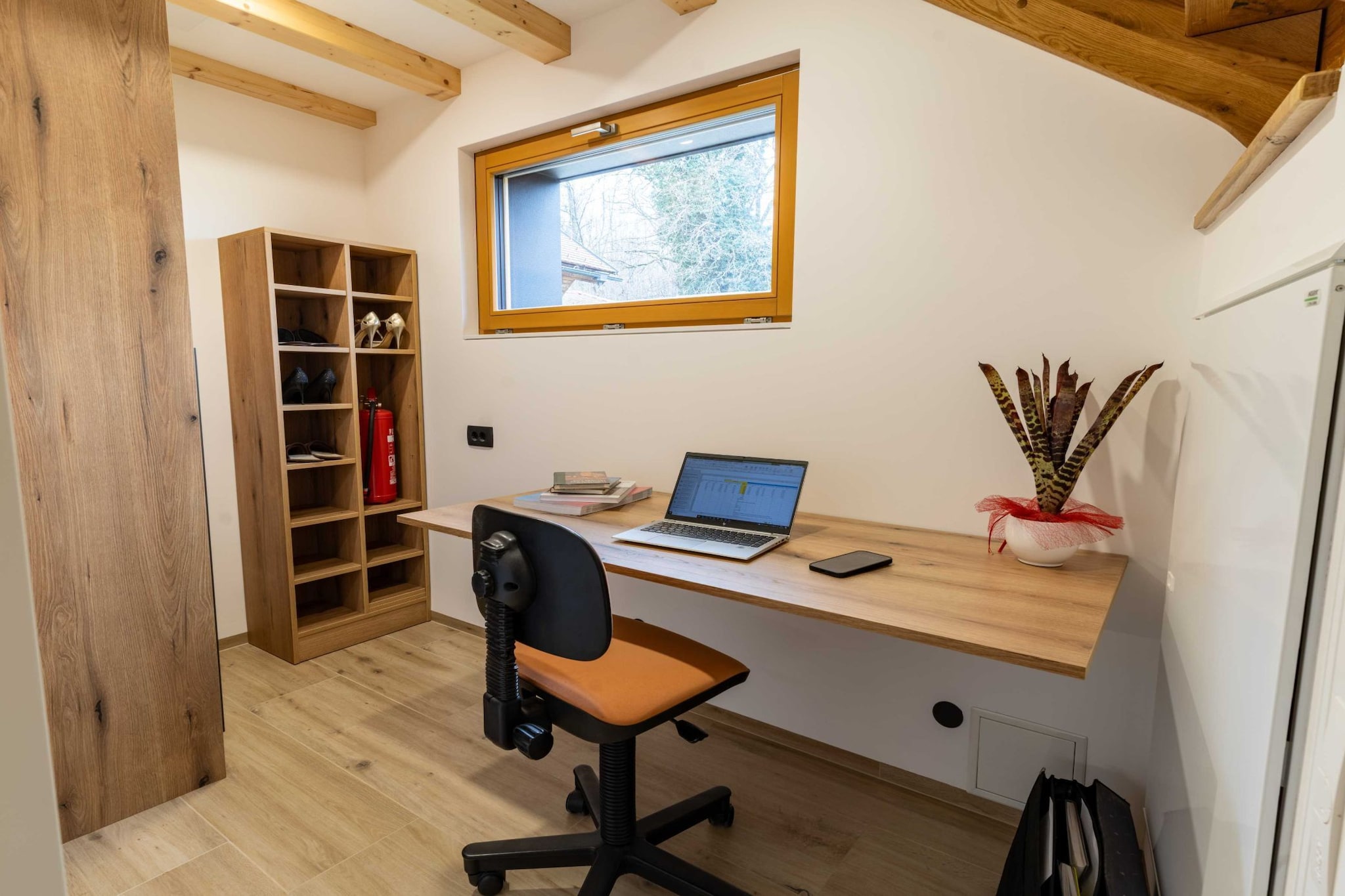 Elegant Warm Bliss Hideaway Escape Lodge - Holiday Home with Hot-Tub and Sauna (owner Excellency)-Bedroom