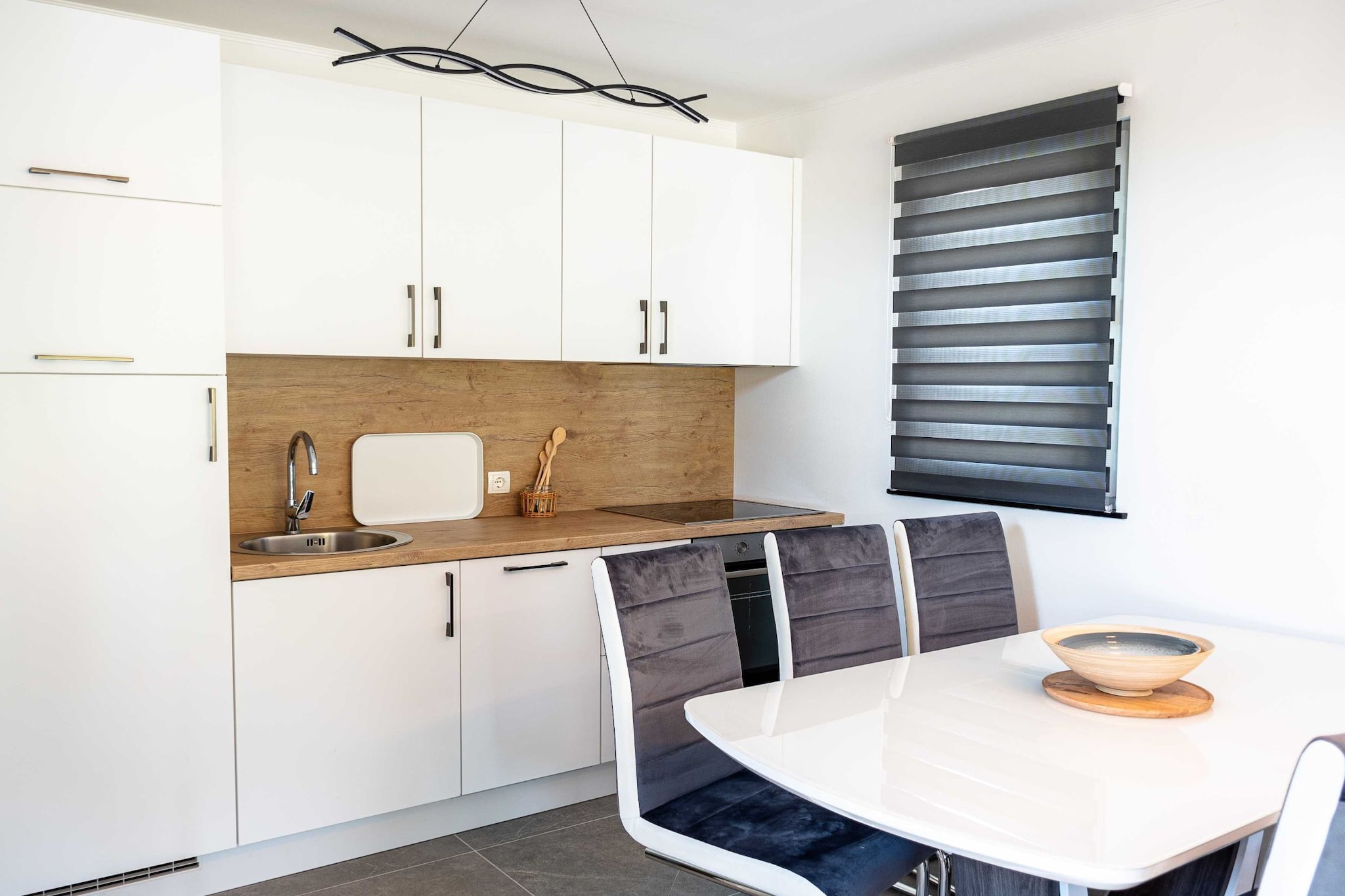 Tranquil Luxe Thermal Escape Mobile Home - Standard Mobile Home with Terrace (owner 4064)-Keuken