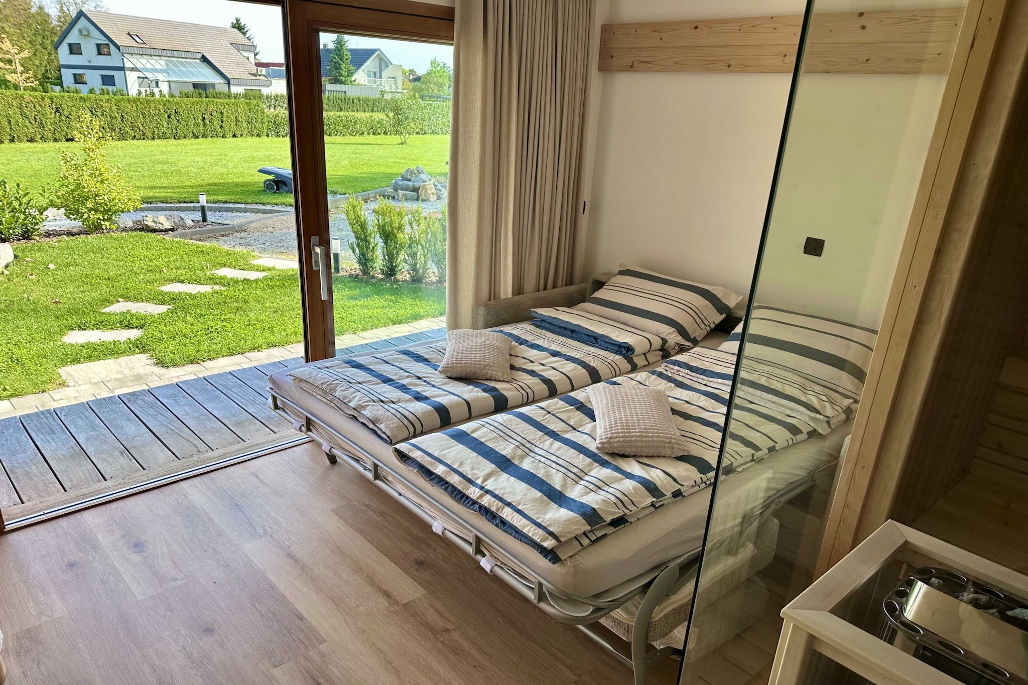 Elegant Warm Bliss Hideaway Escape Lodge - Glamping (owner Desiree)-Bedroom