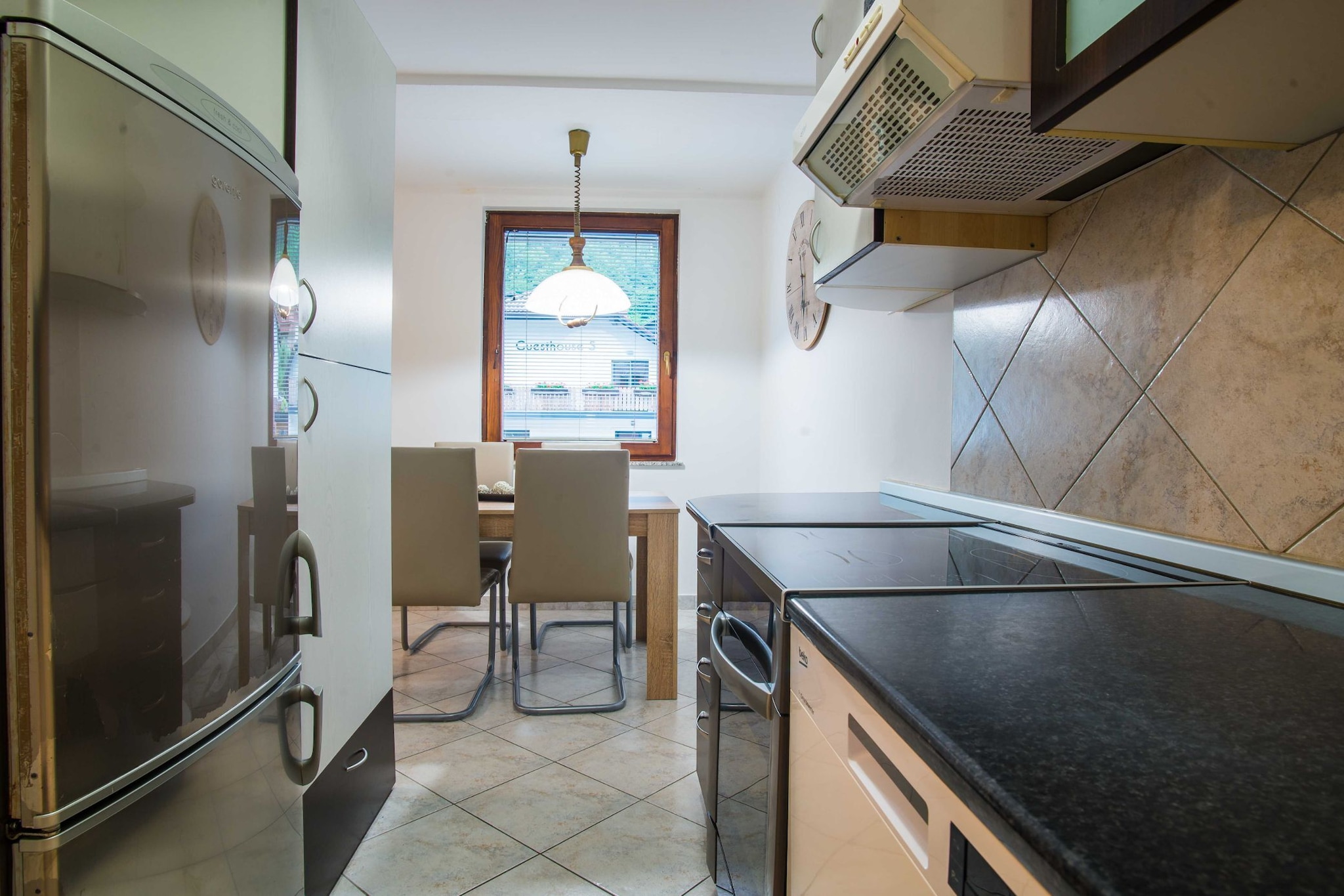Luce Hilltop Cozy Apartment - Two Bedroom Apartment-Cuisine