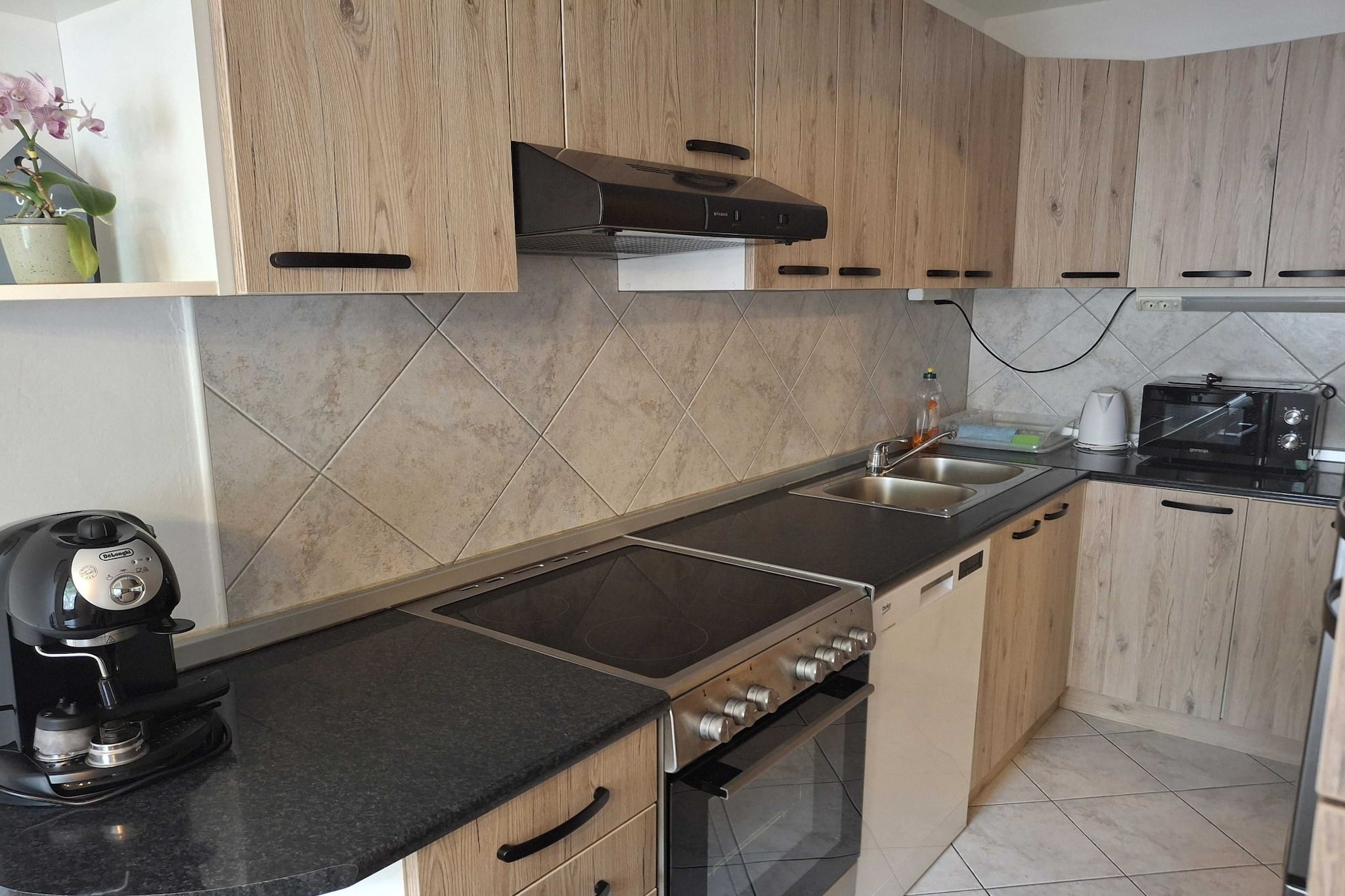 Luce Hilltop Cozy Apartment - Two Bedroom Apartment-Cuisine