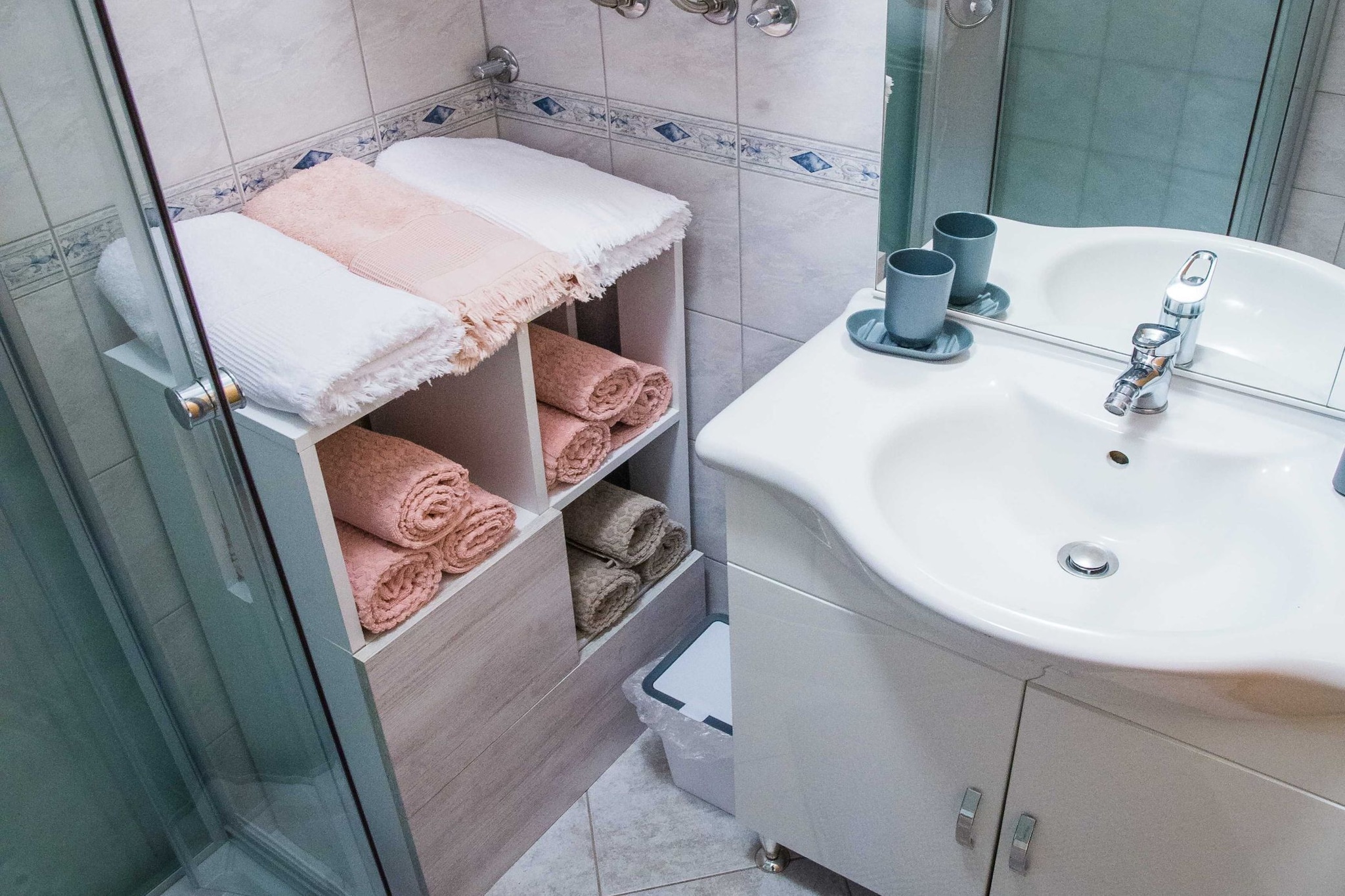 Luce Hilltop Cozy Apartment - Two Bedroom Apartment-Salle de bain