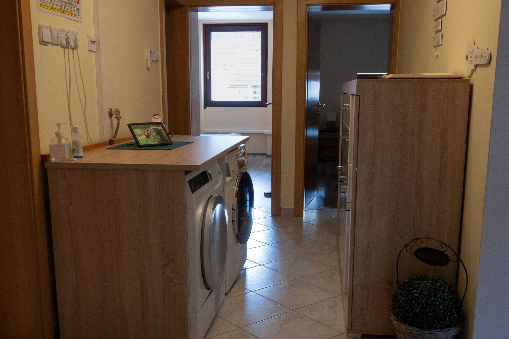 Luce Hilltop Cozy Apartment - Two Bedroom Apartment-Intérieur