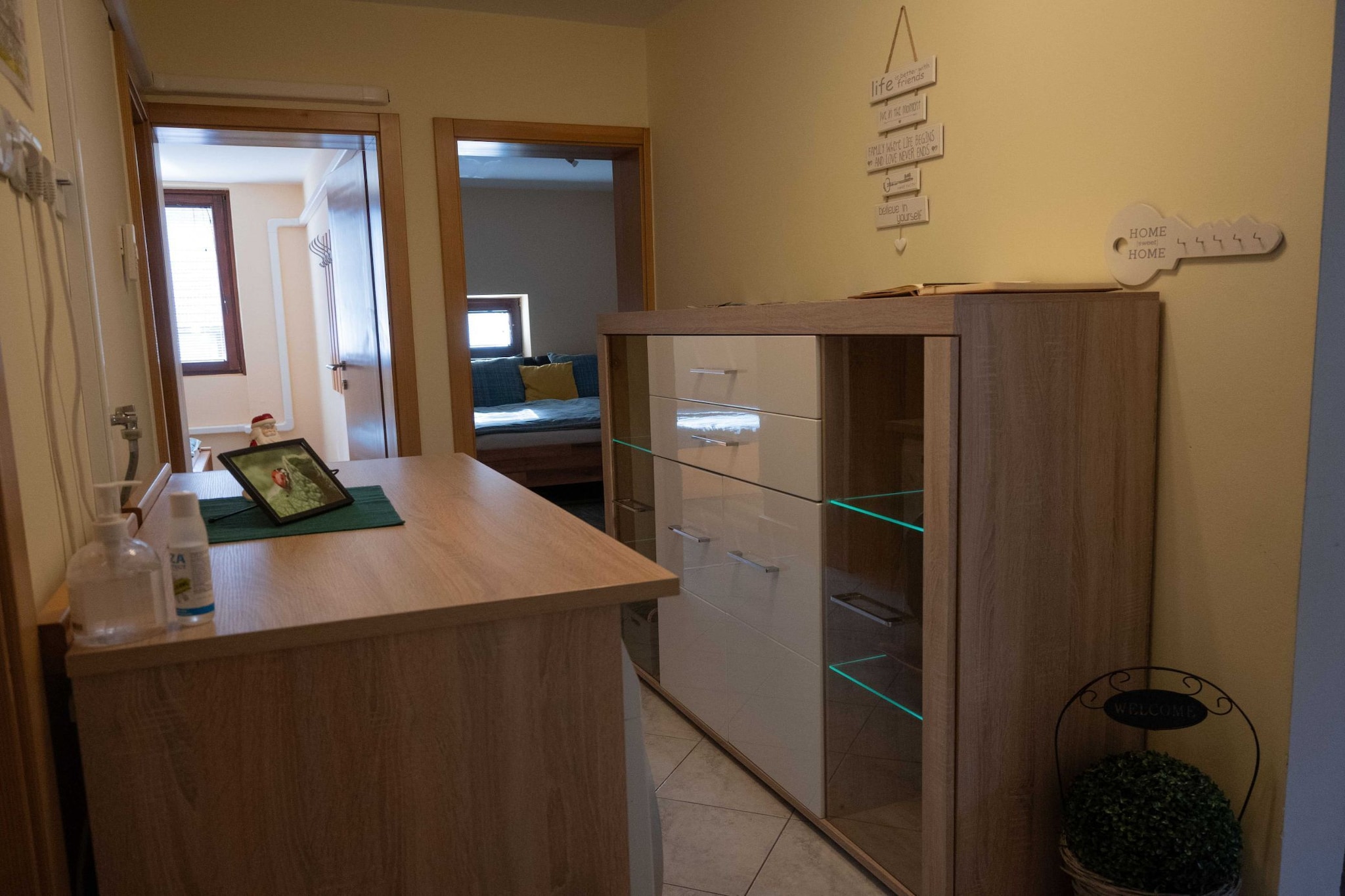 Luce Hilltop Cozy Apartment - Two Bedroom Apartment-Intérieur